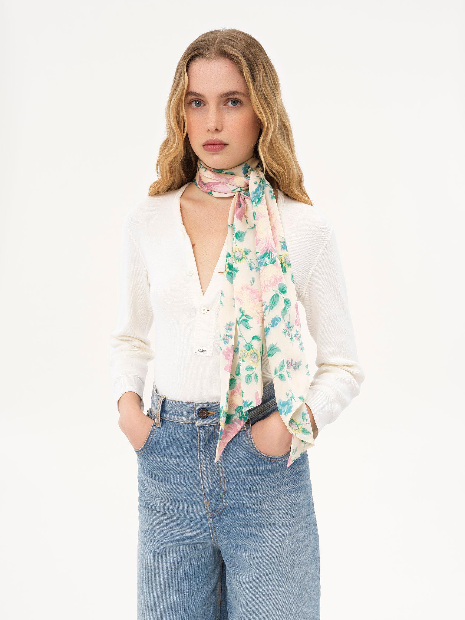 The Chloé Peonies wide bandeau scarf in silk charmeuse Product Image