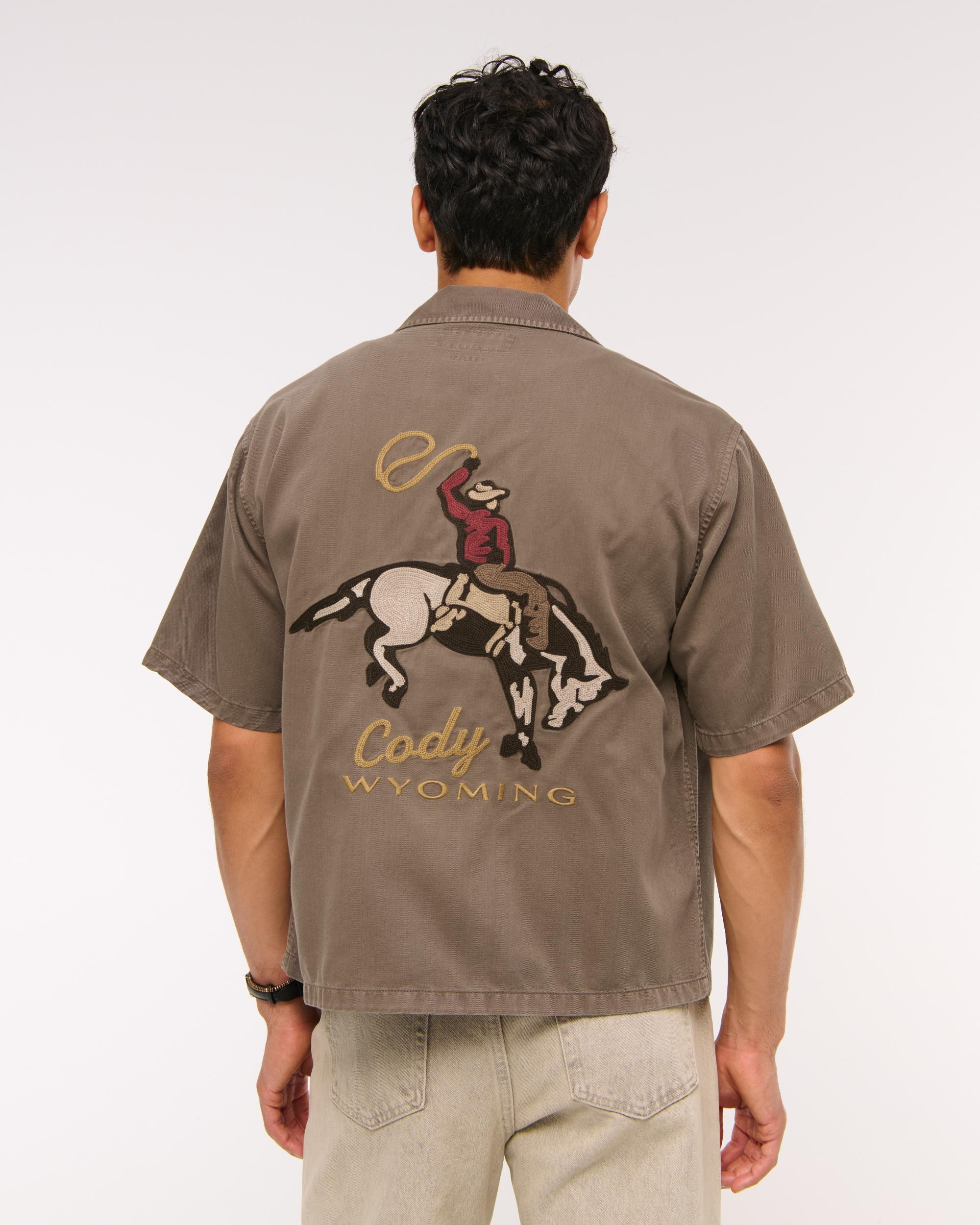 Short-Sleeve Cropped Western Graphic Button-Up Shirt Product Image