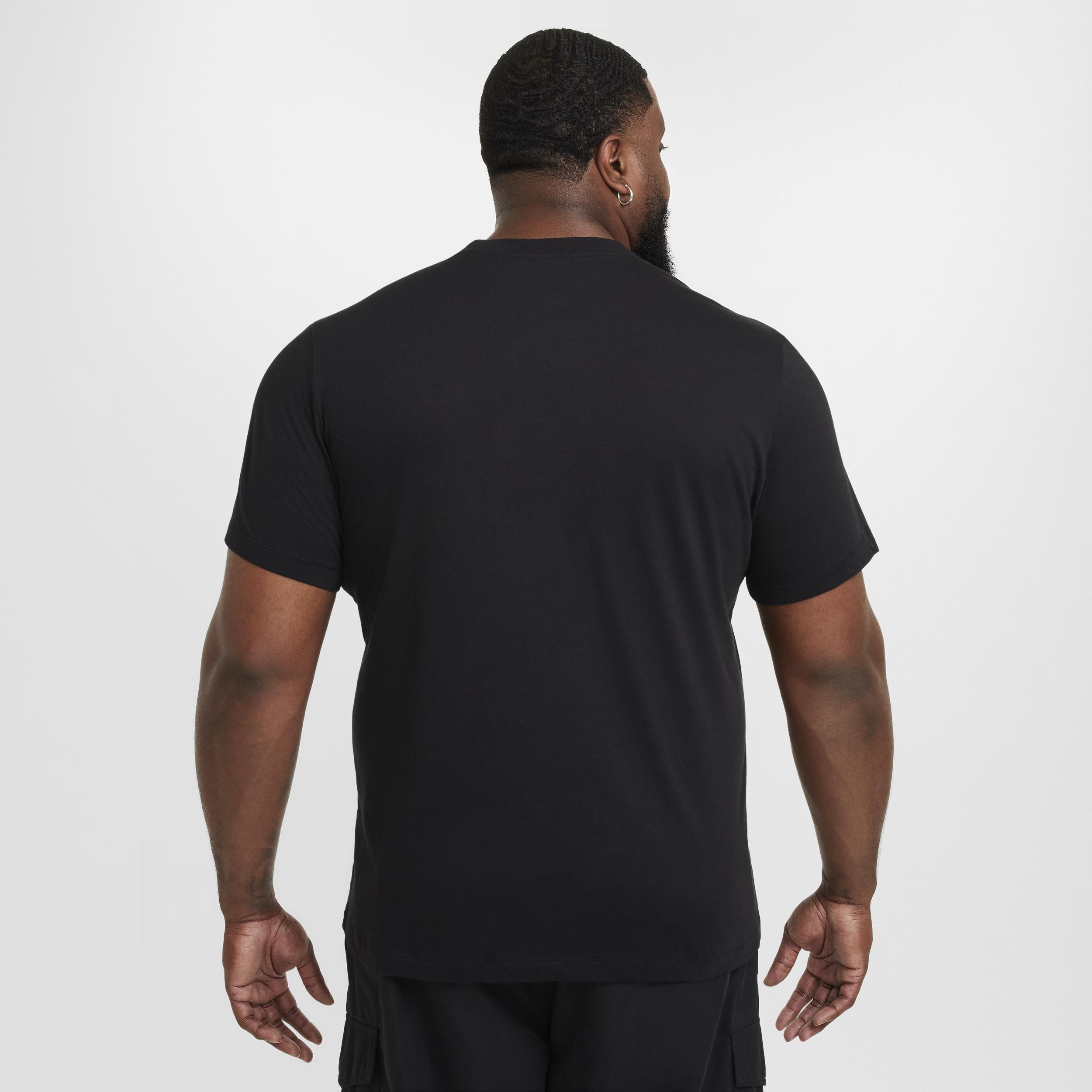 Men's Nike Sportswear Club T-Shirt Product Image