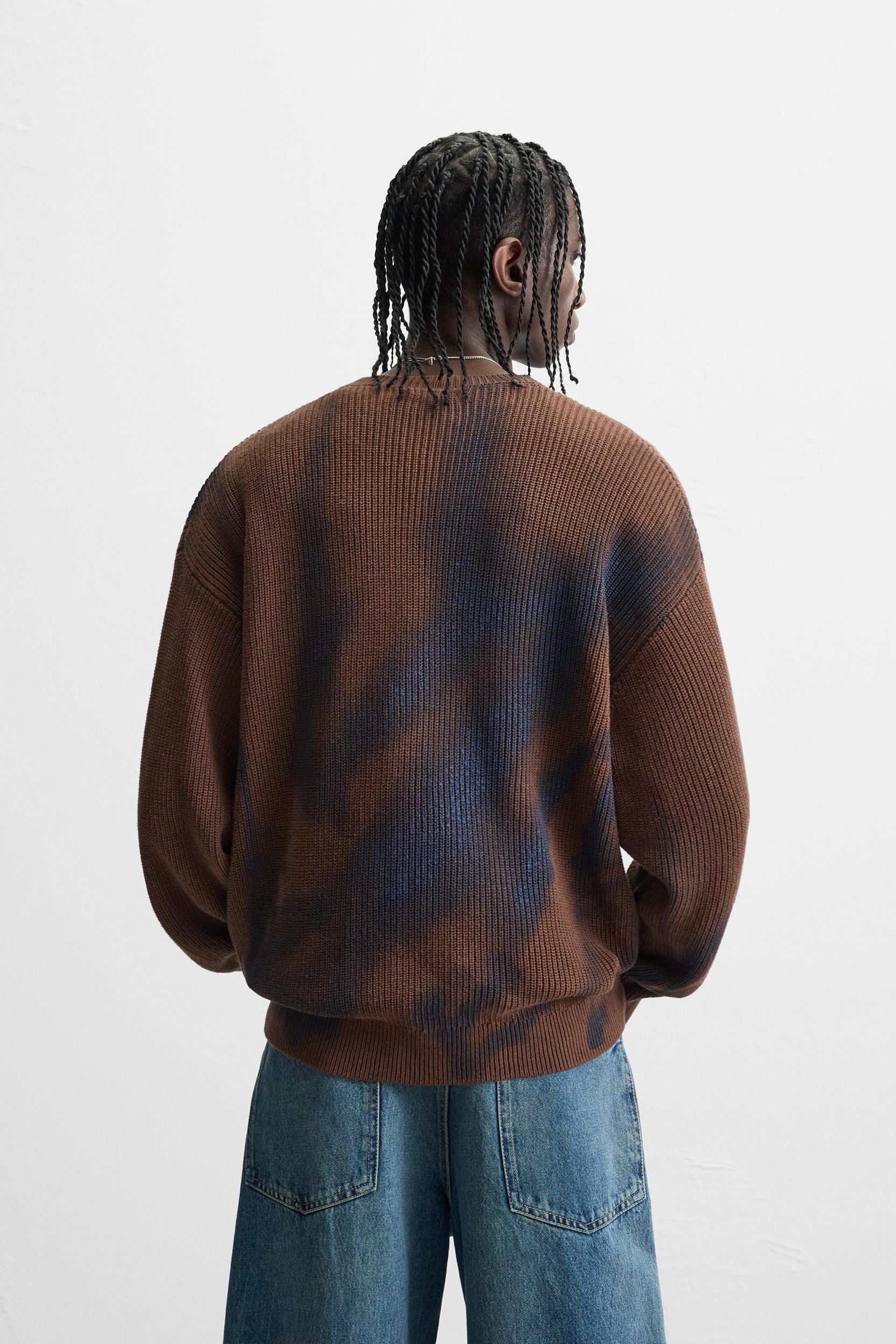 SPRAY PRINT SWEATER Product Image