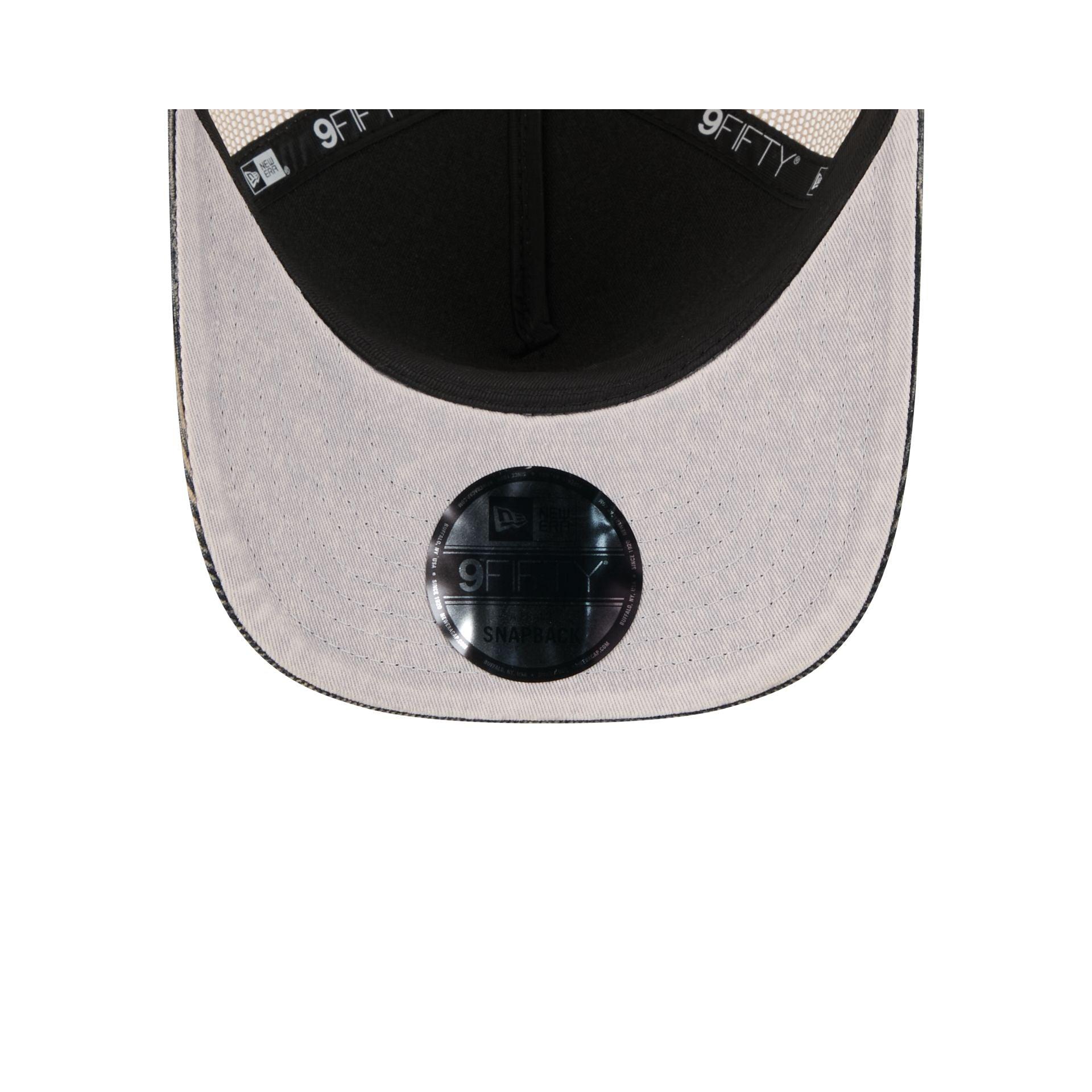 New York Yankees Vintage Landscape 9FIFTY A-Frame Trucker Hat Male Product Image