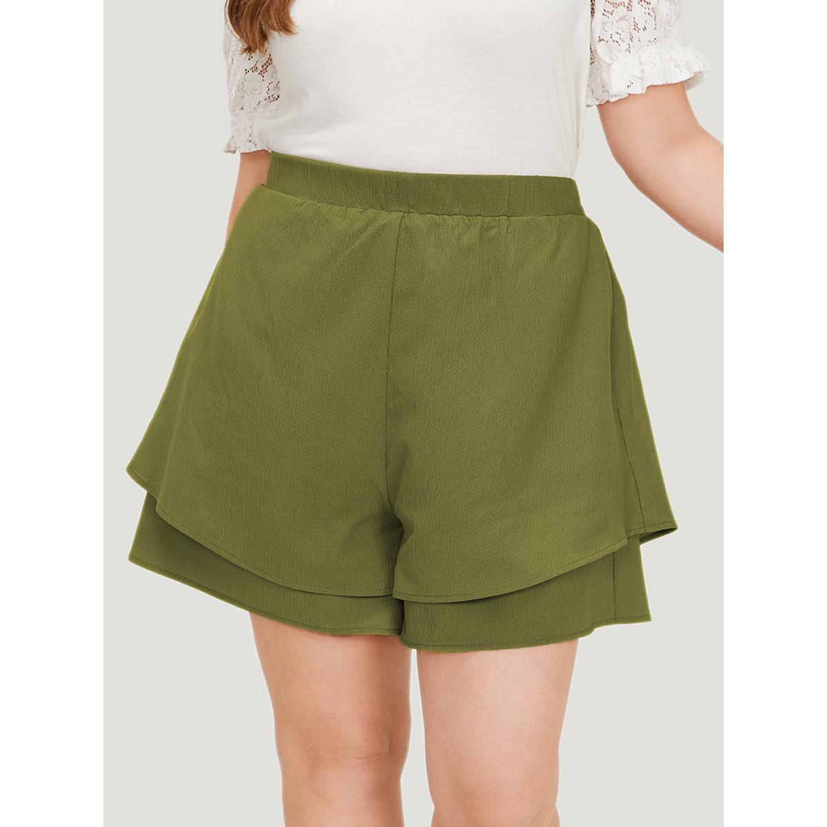Plus Size Plain Pocket Layered Hem Shorts Women ArmyGreen Elegant Plain Dailywear Shorts BloomChic 14-16/1X Product Image
