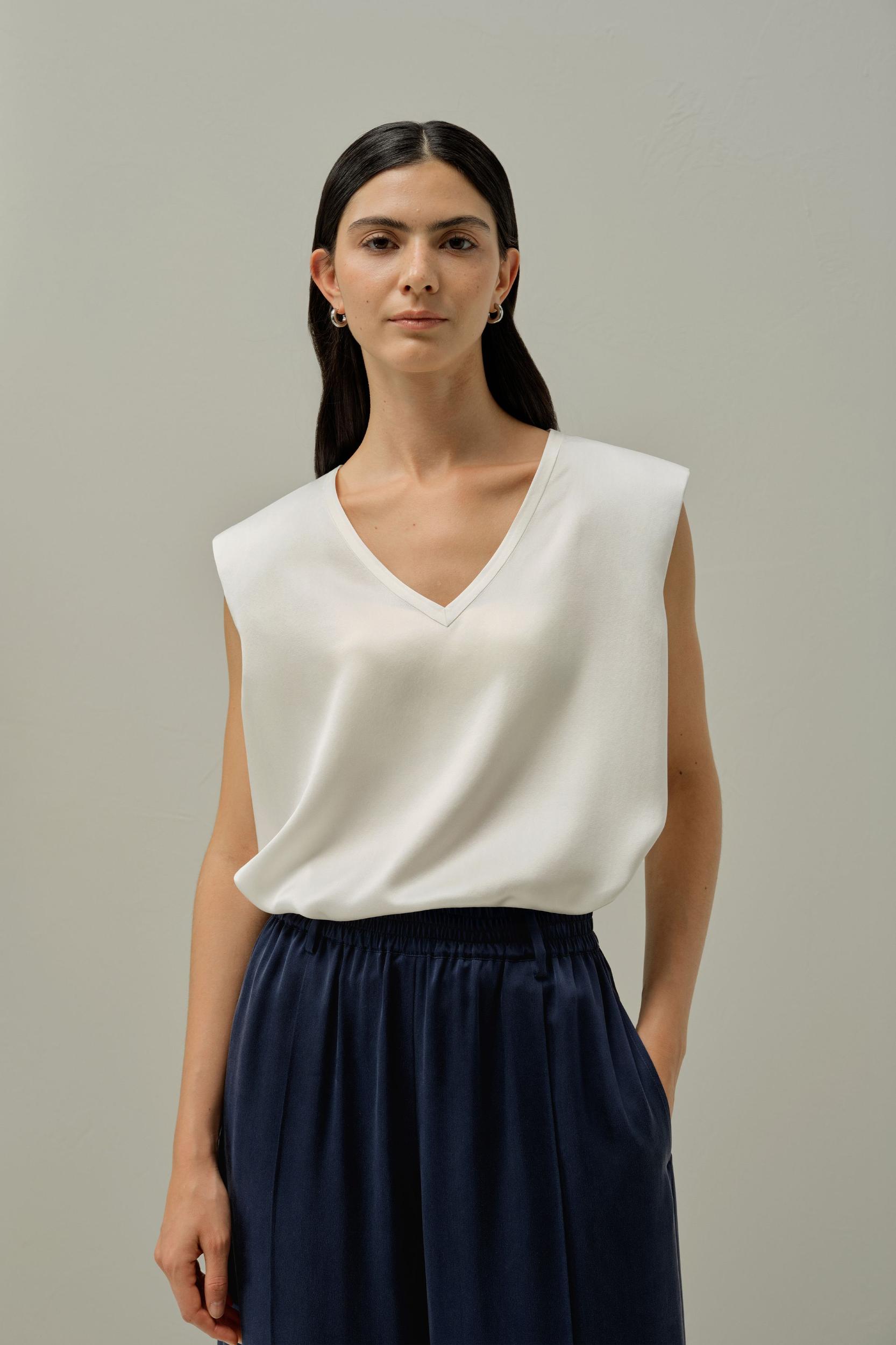 LILYSILK x Melissa Murrell Silk Suede Sleeveless V Neck Top Product Image