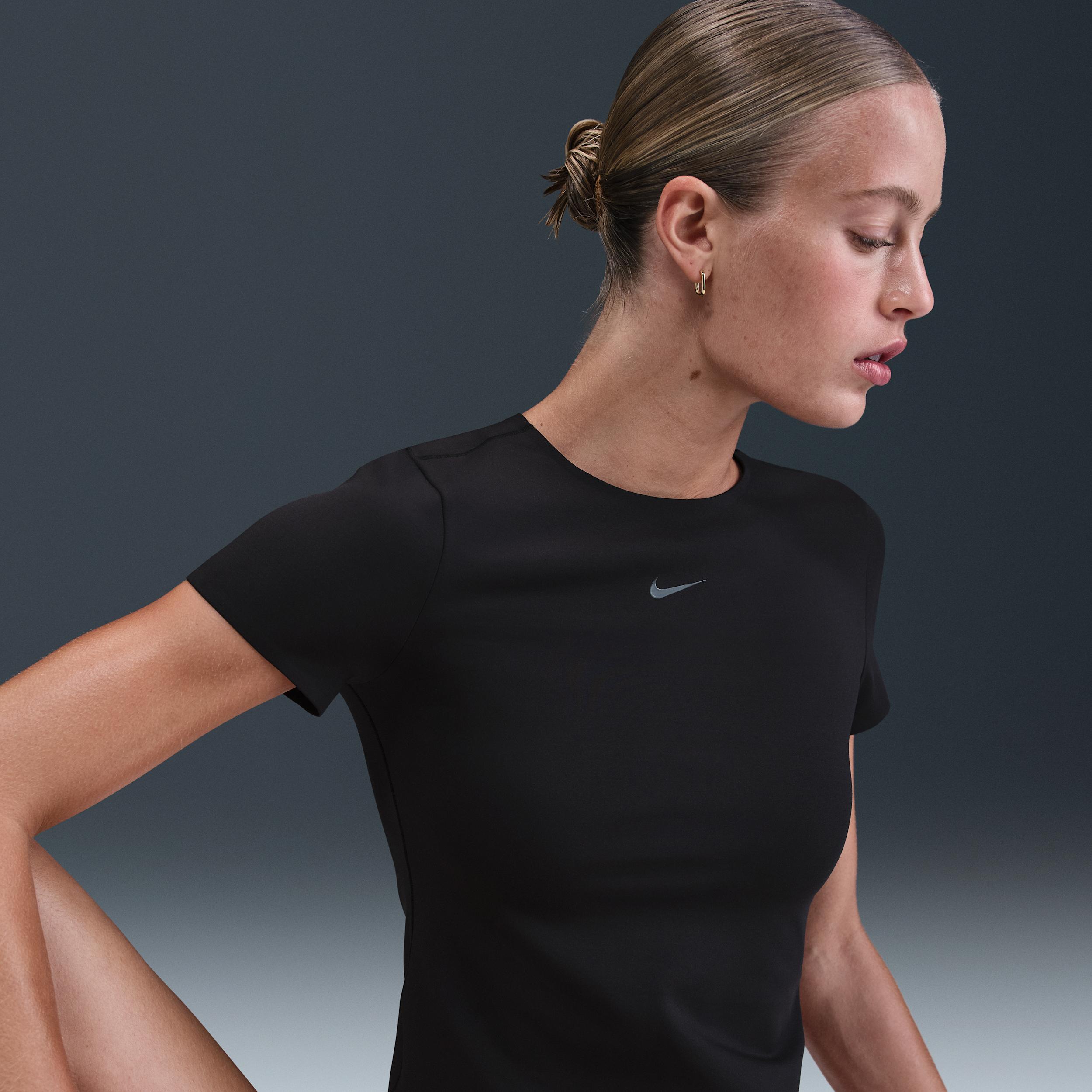 Nike Womens Form Short-Sleeve Top | HQ8079-011 Product Image