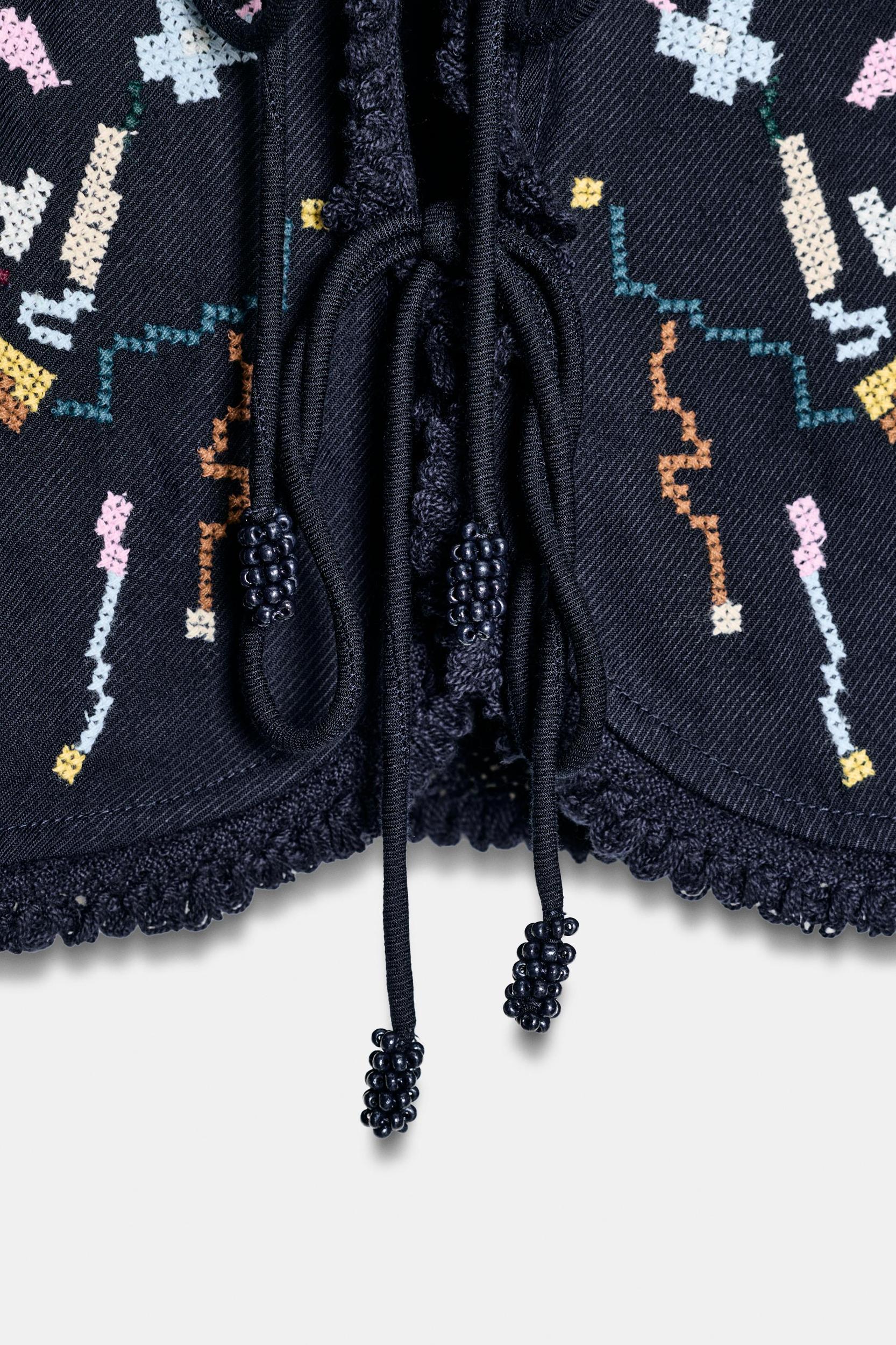 EMBROIDERED FLORAL CROPPED TOP Product Image