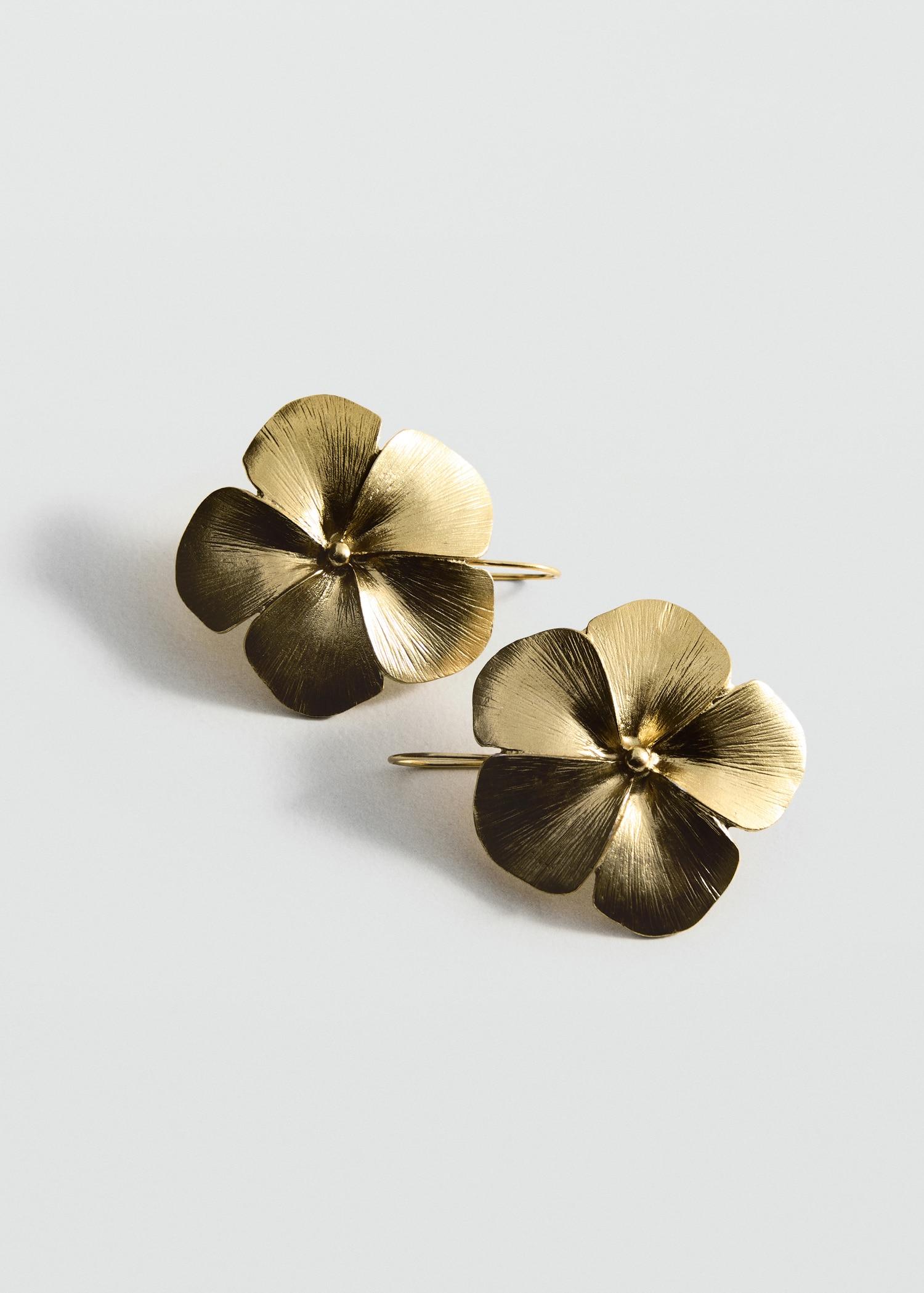 Flower-design earrings - Women | MANGO USA Product Image
