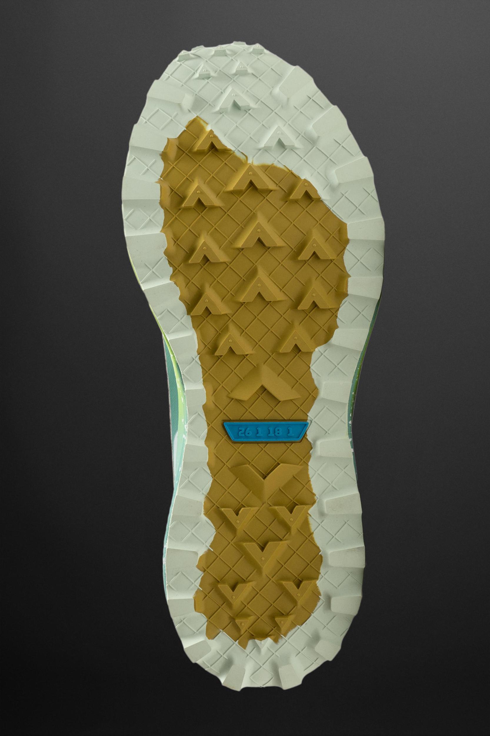 RUNNING SHOES Product Image