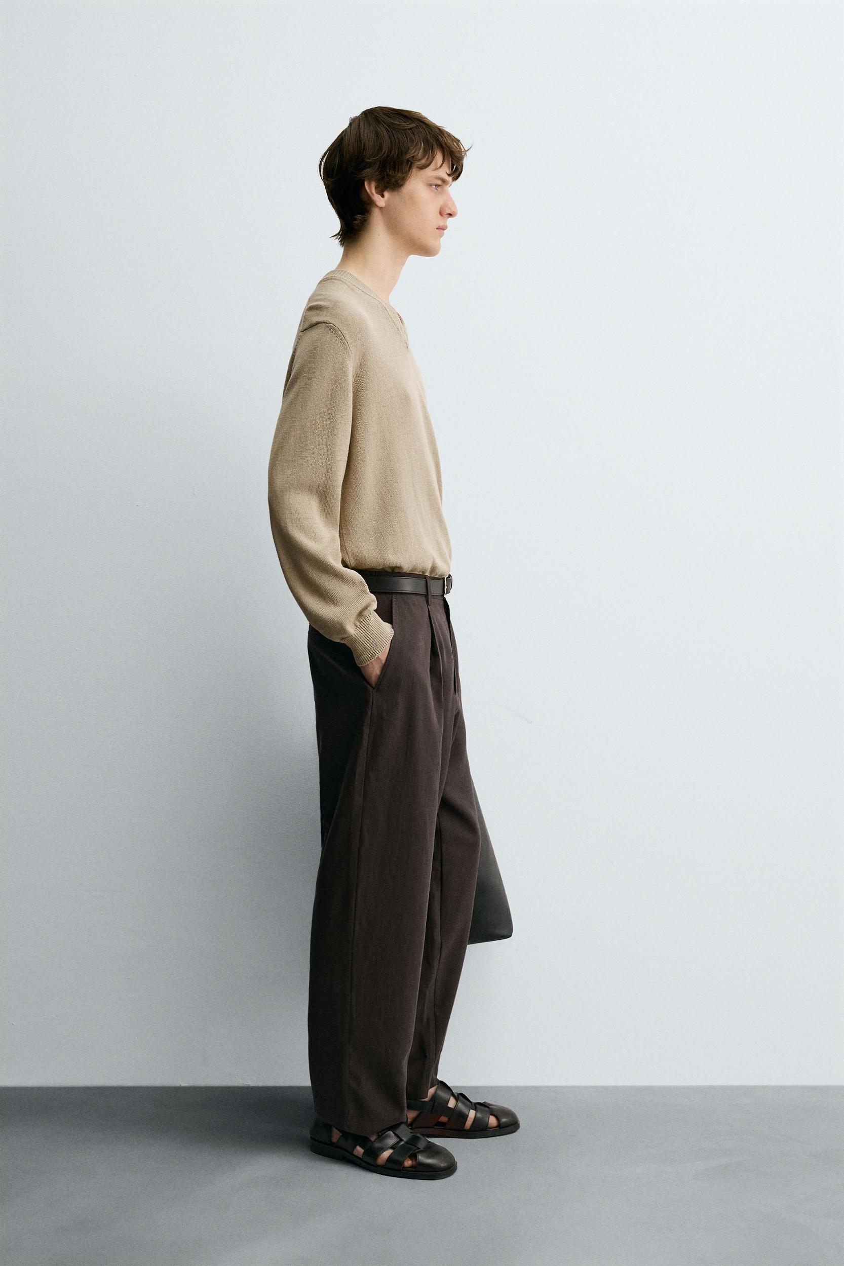 PLEATED FLOWY PANTS Product Image