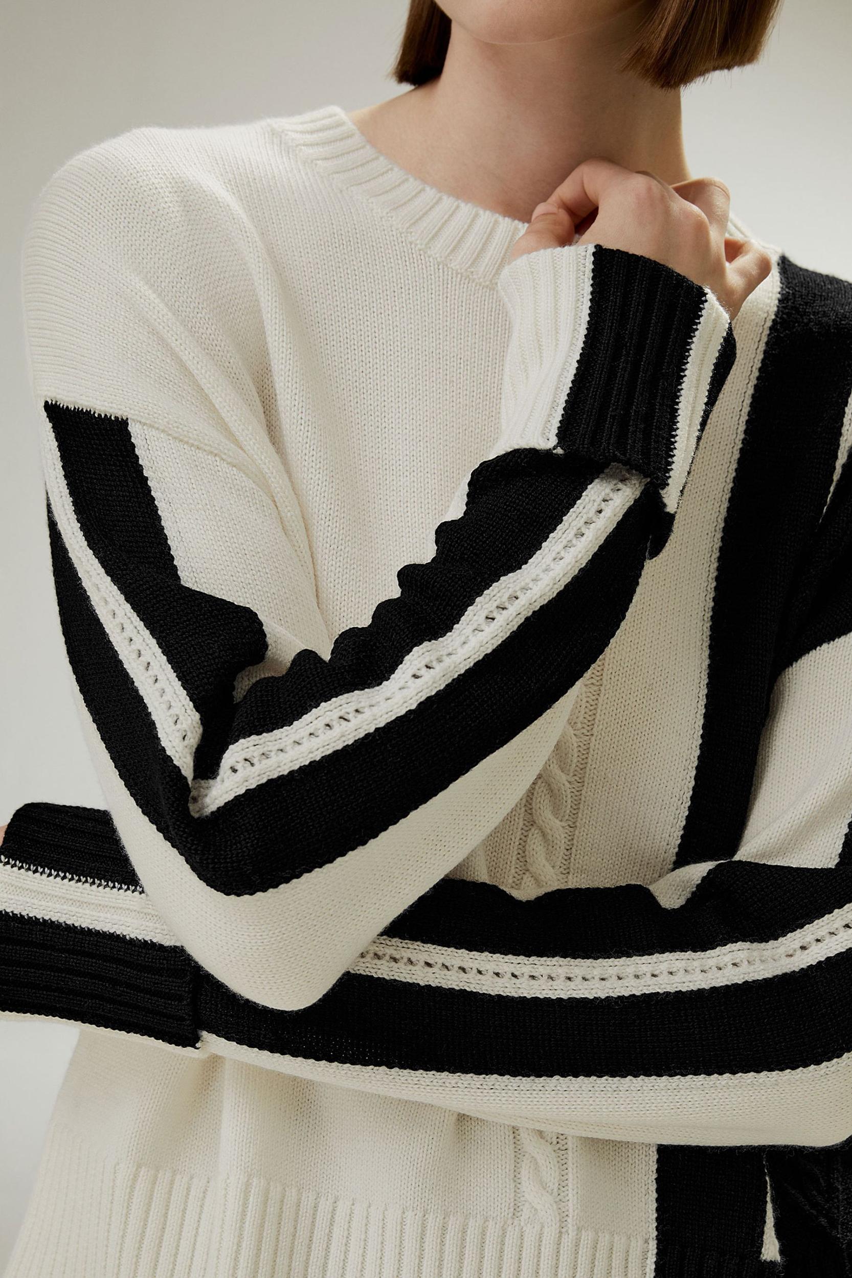 Bicolor Stripe Knit Wool Sweater Product Image