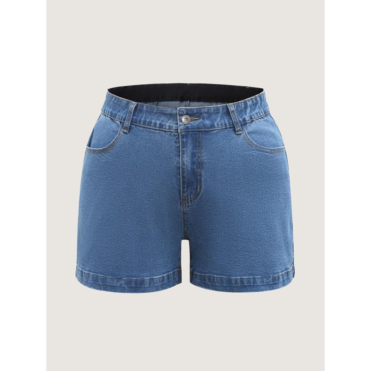 Plus Size Pull-On Stretchy Waist Denim Shorts Women Denimblue Medium stretch Casual Slanted pocket Casual Denim Shorts BloomChic 26/4X Product Image