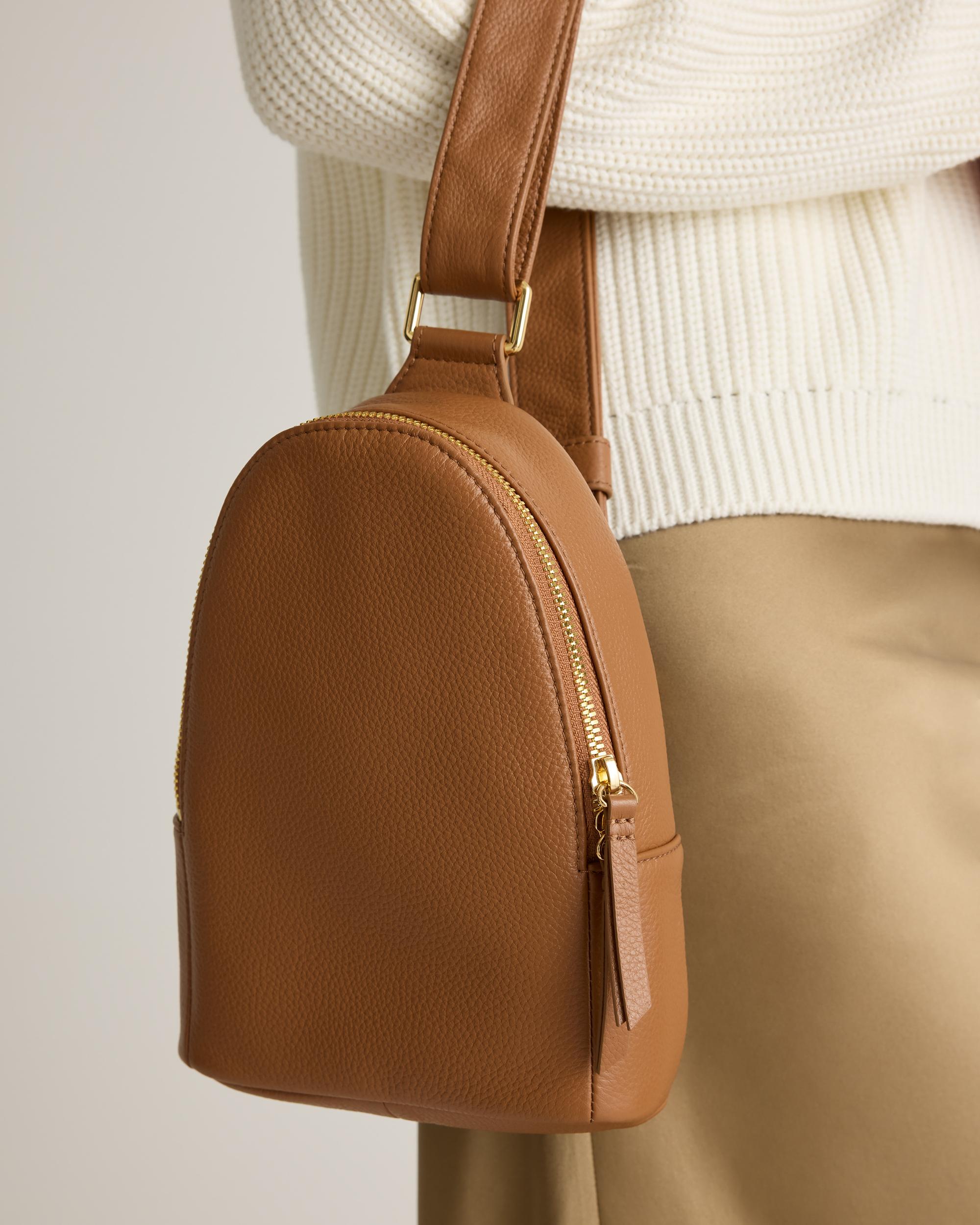 Quince | Women's Italian Leather Sling Pack Product Image
