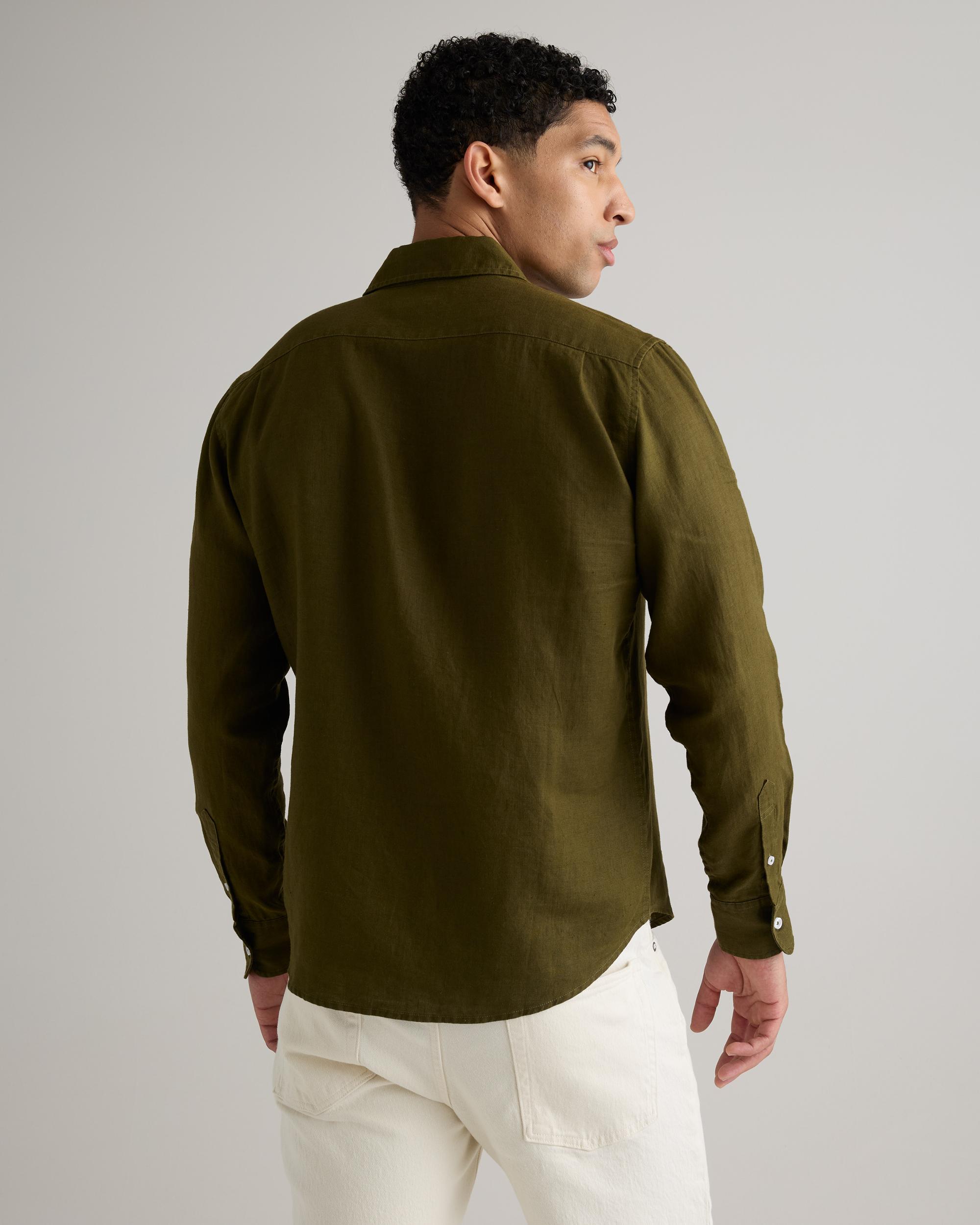 Quince | Men's 100% European Linen Relaxed Long Sleeve Pocket Shirt Product Image