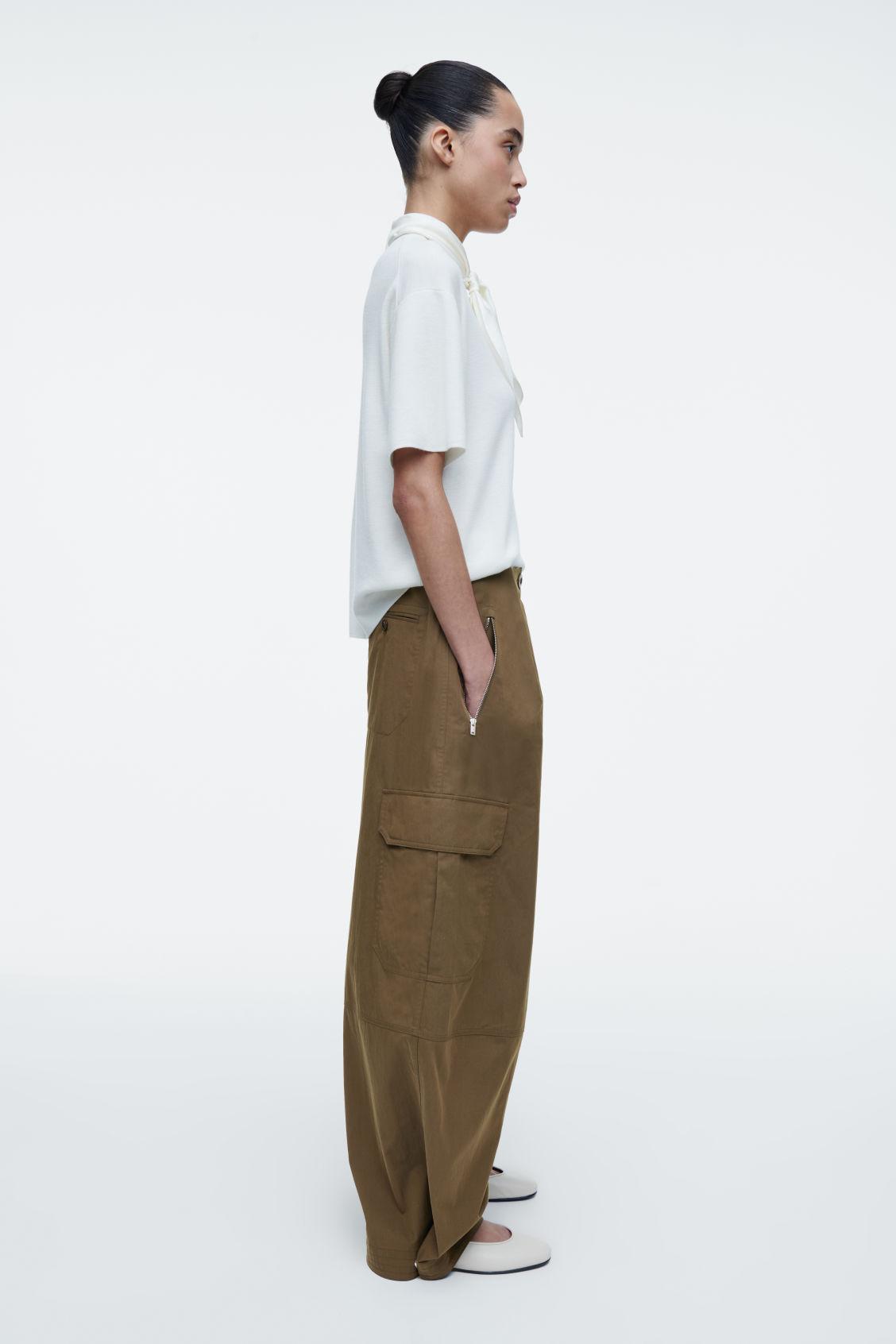 UTILITY BARREL-LEG PANTS Product Image