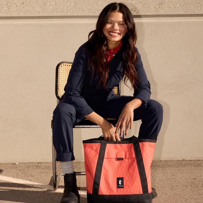 Contiguo 22L Tote Product Image