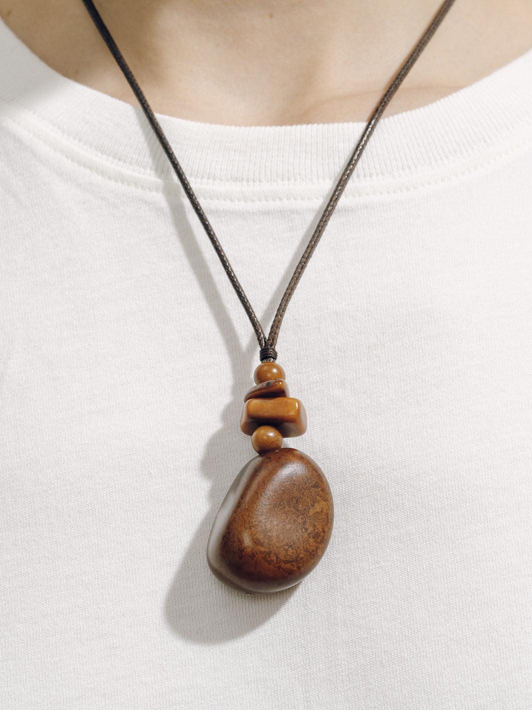 The Pendant Necklace in Black Product Image