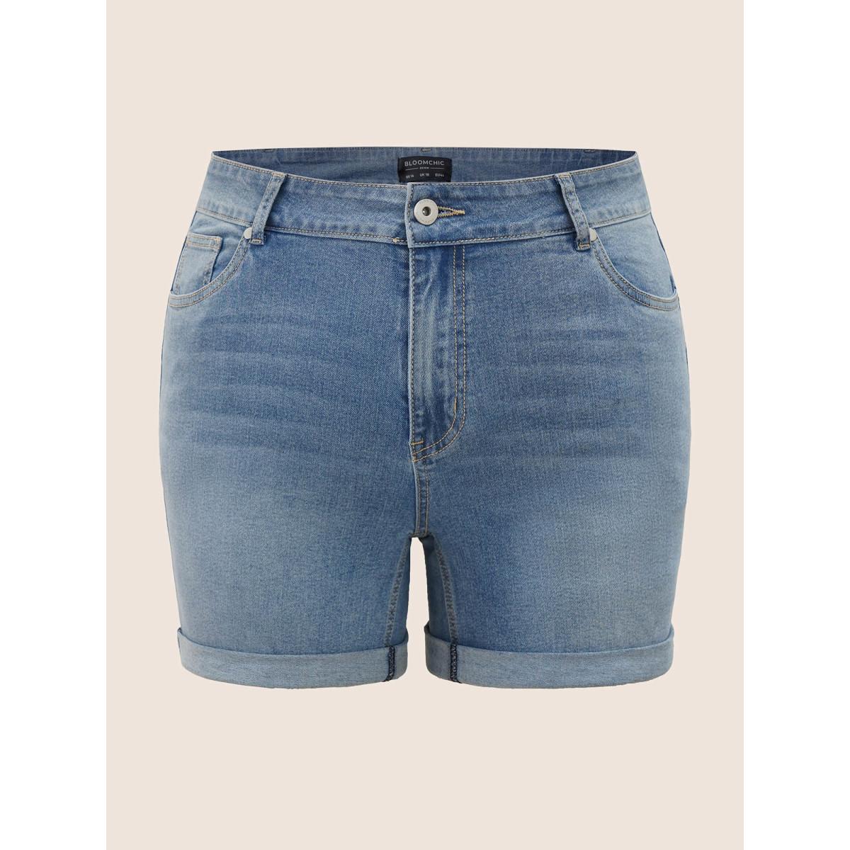 Plus Size Light Wash Roll Hem Slanted Pocket Denim Shorts Women LightBlue Roll Hem High stretch Everyday Slanted pocket Casual Denim Shorts BloomChic 22/3X Product Image