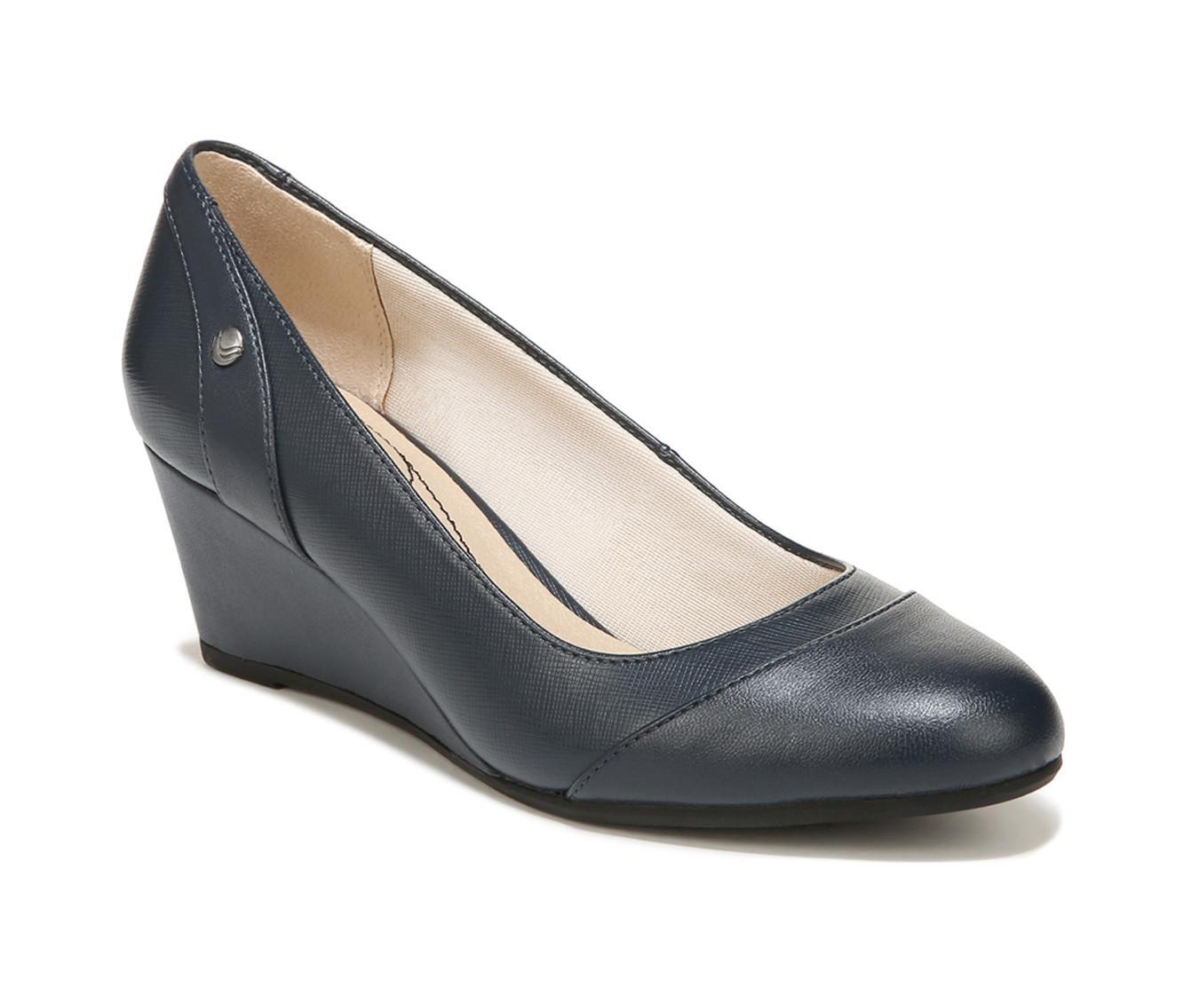 Women's LifeStride Dreams Pumps Product Image