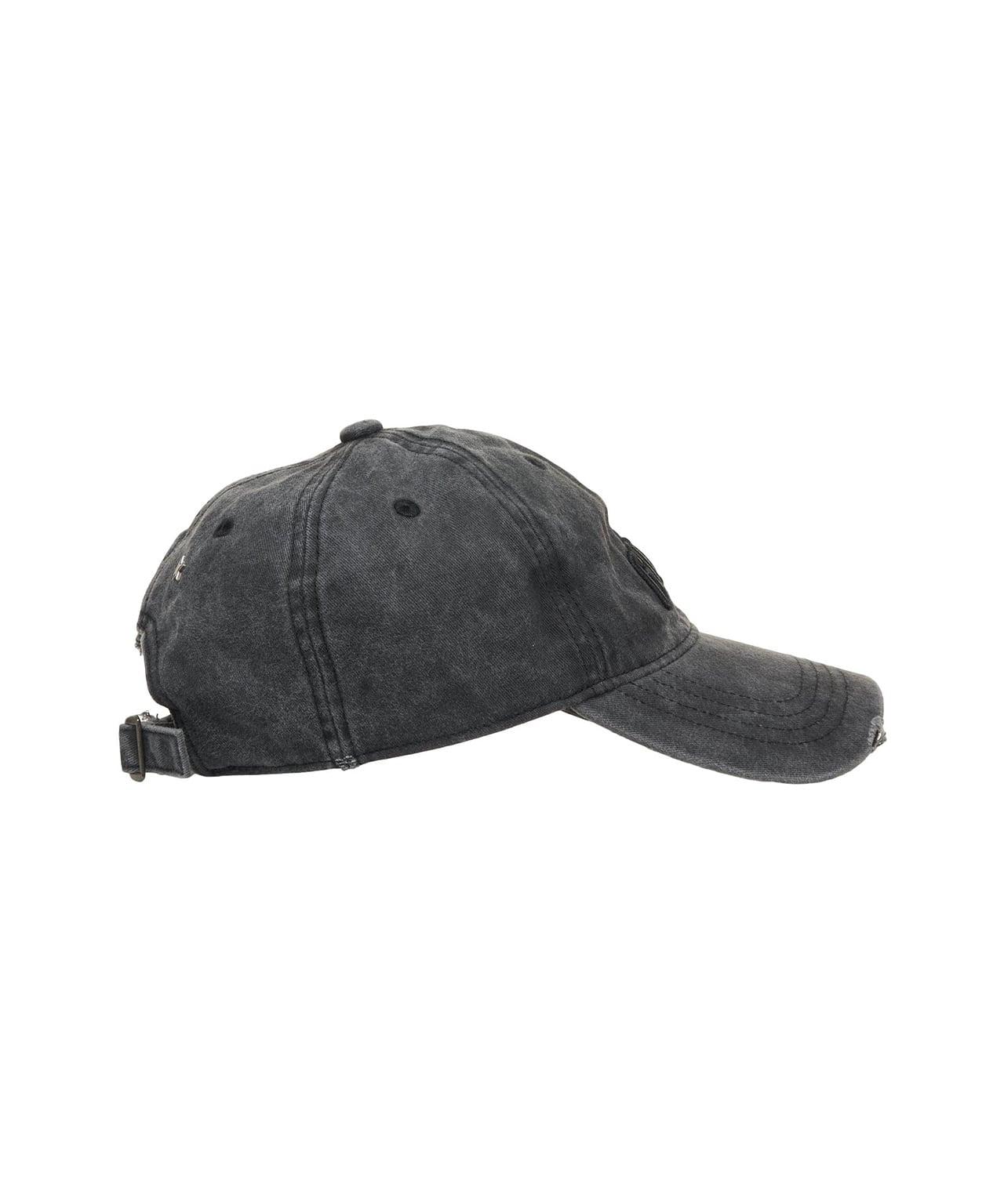 Baseball cap with logo Product Image