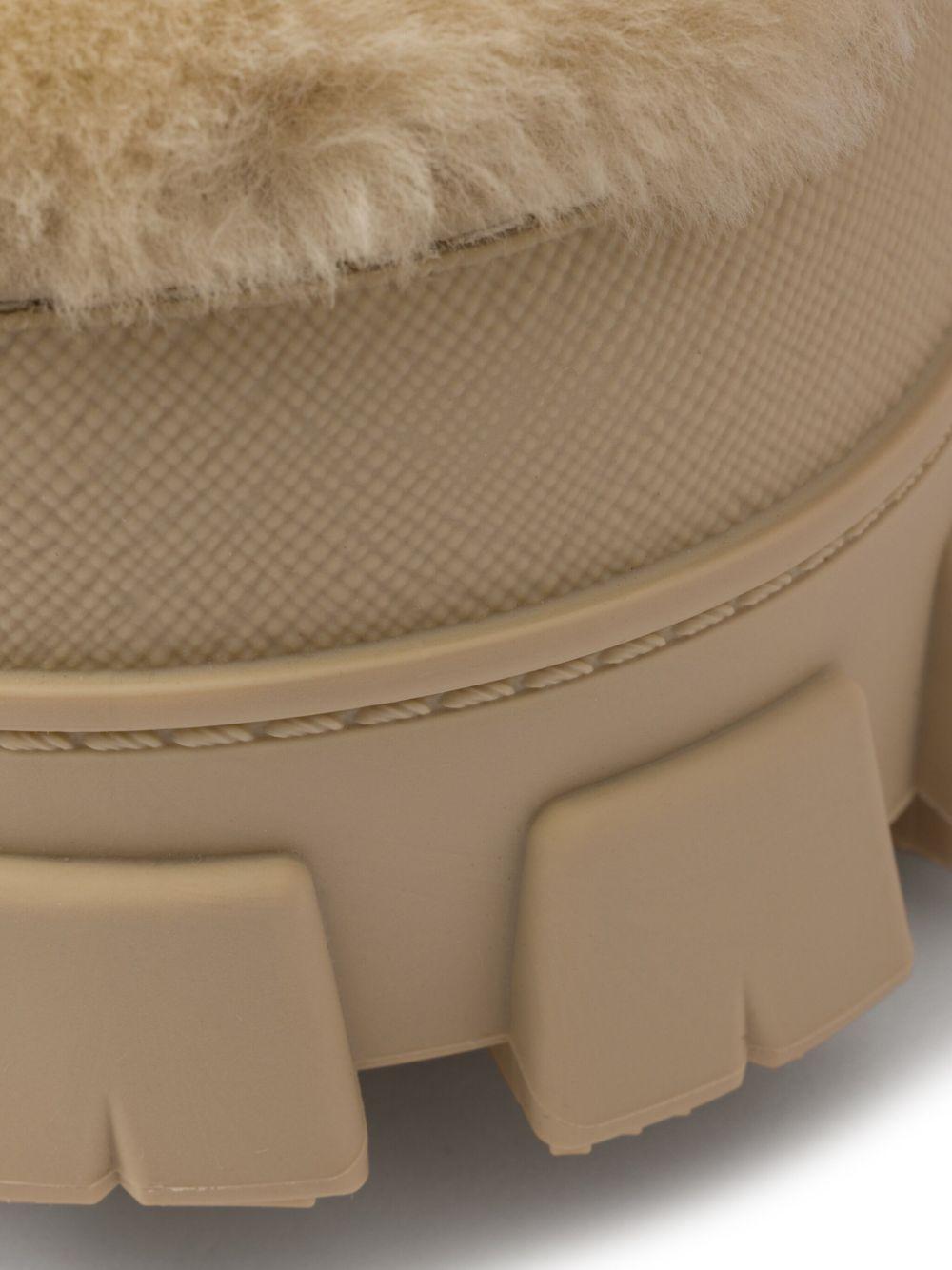 Après ski shearling boots Product Image