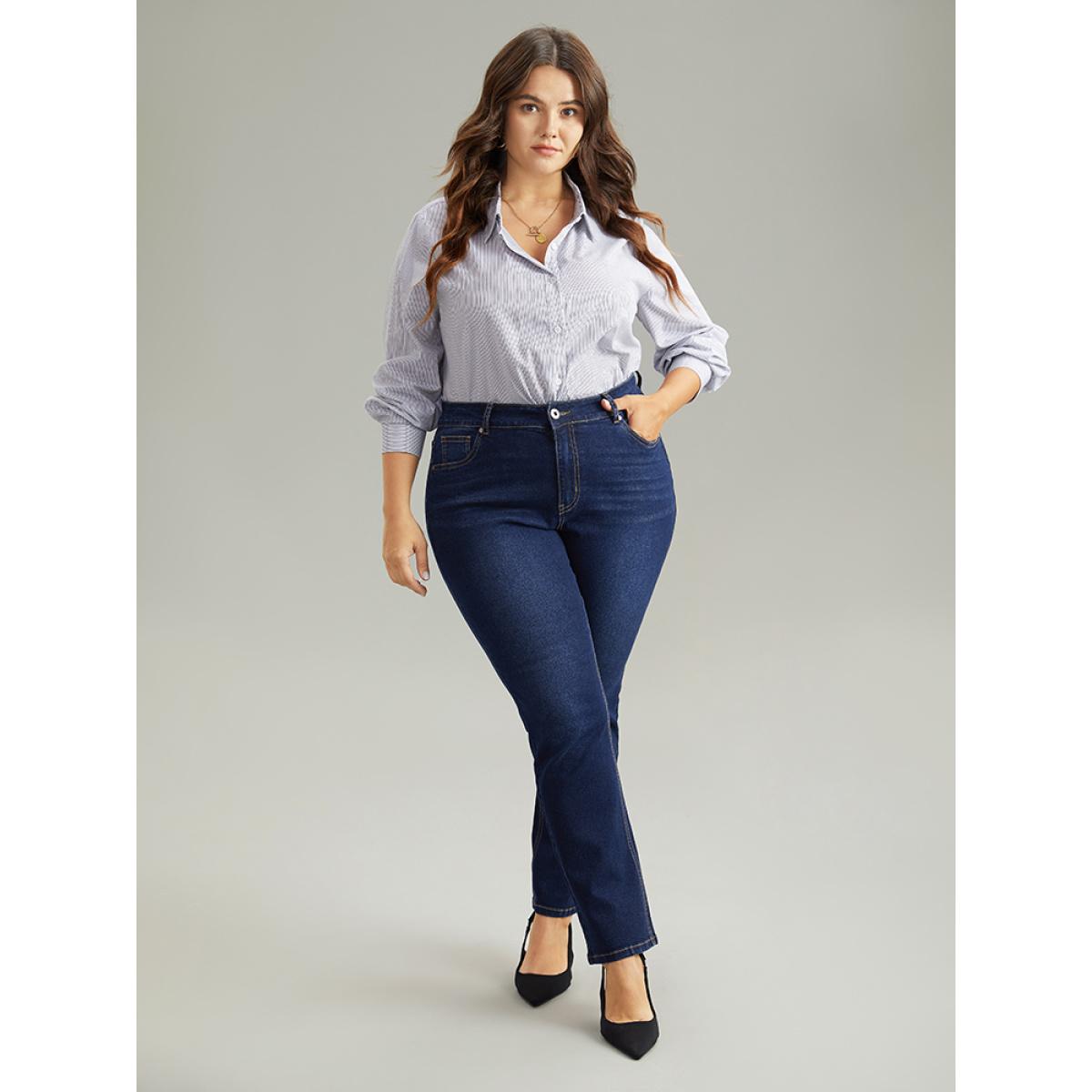 Plus Size Straight Leg Dark Wash Zipper Fly Jeans Women DarkBlue Casual Plain Pocket High stretch Pocket Jeans BloomChic 24/3X Product Image