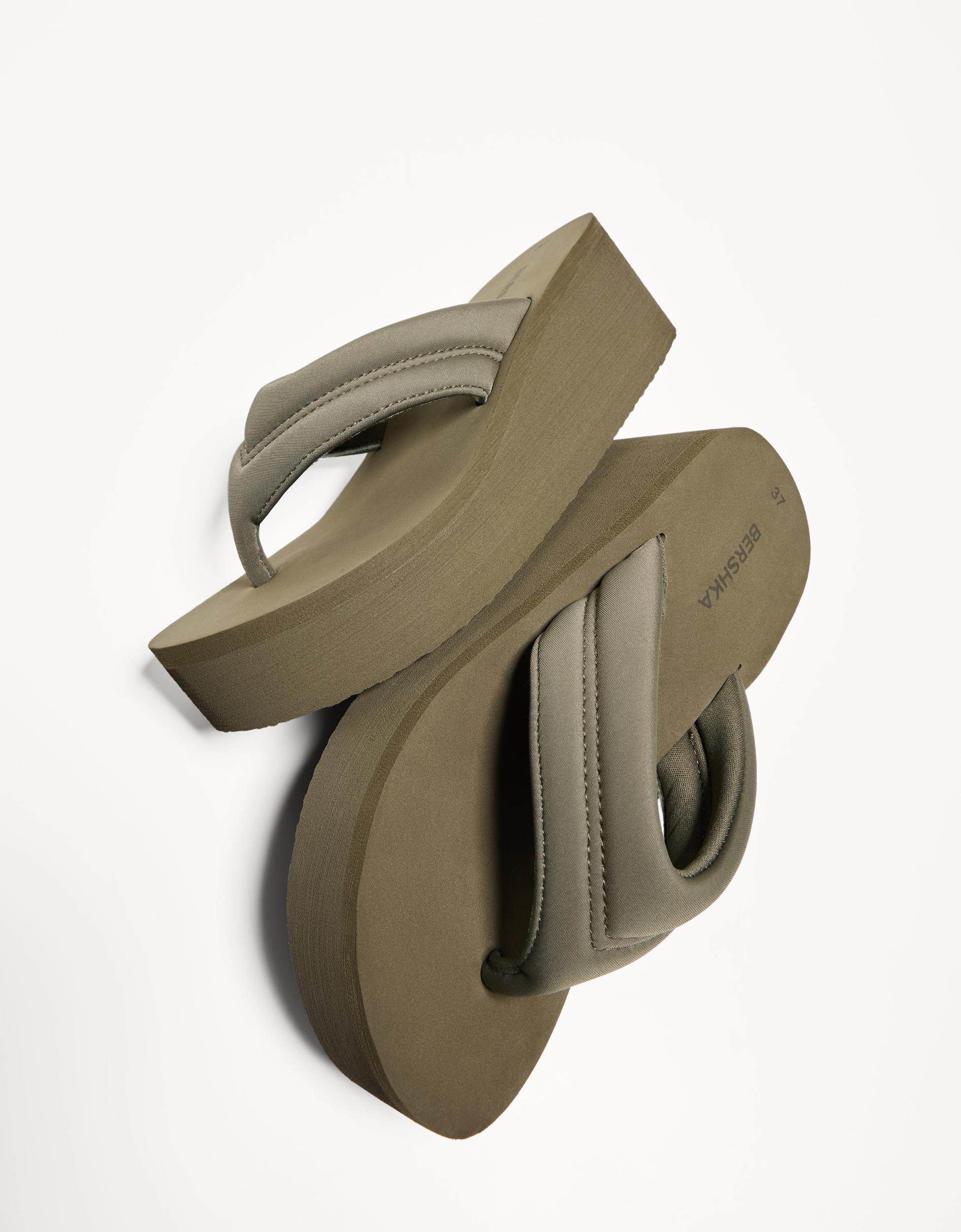 Quilted platform sandals Product Image