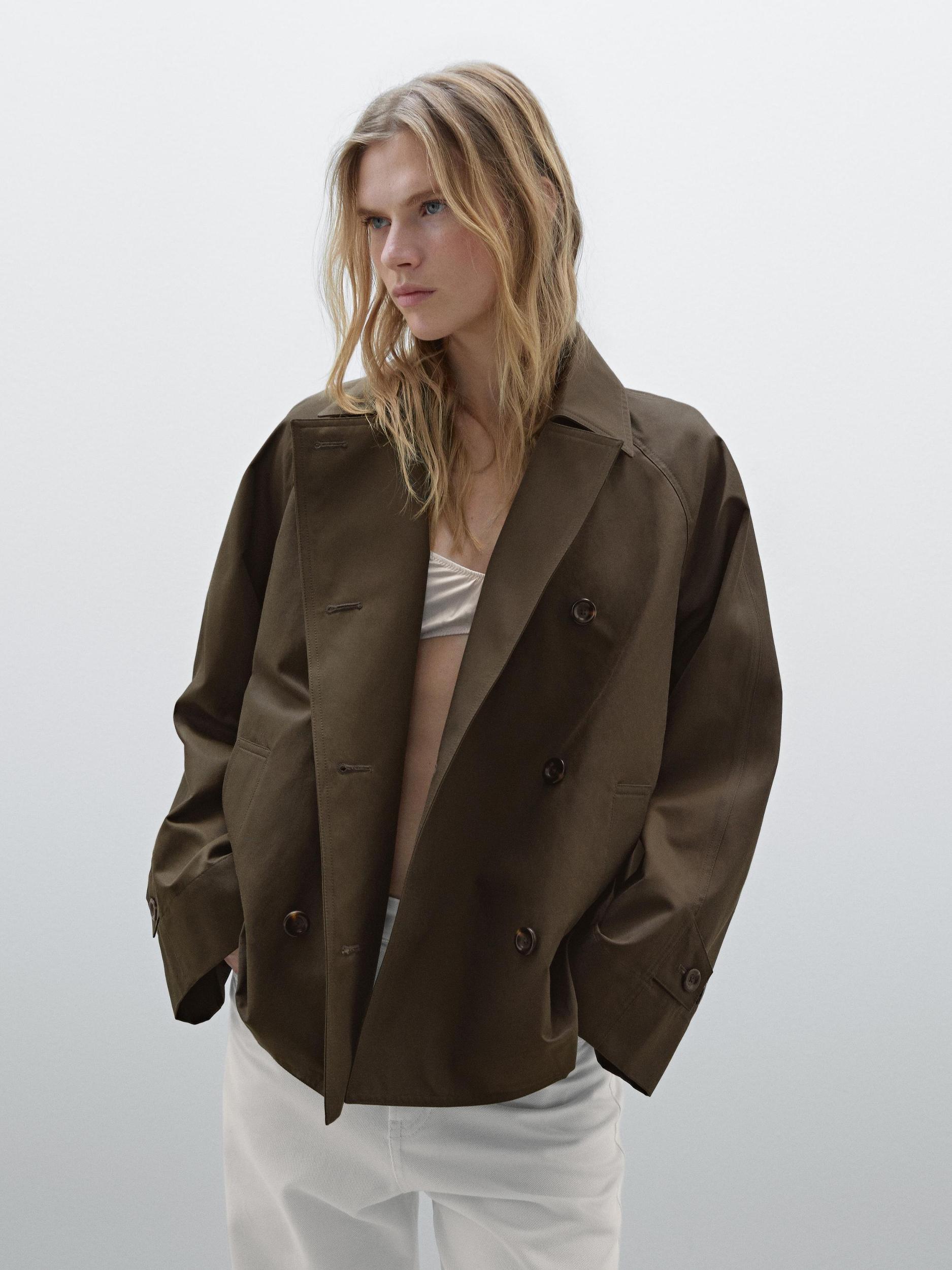 Short water-repellent cape trench coat Product Image