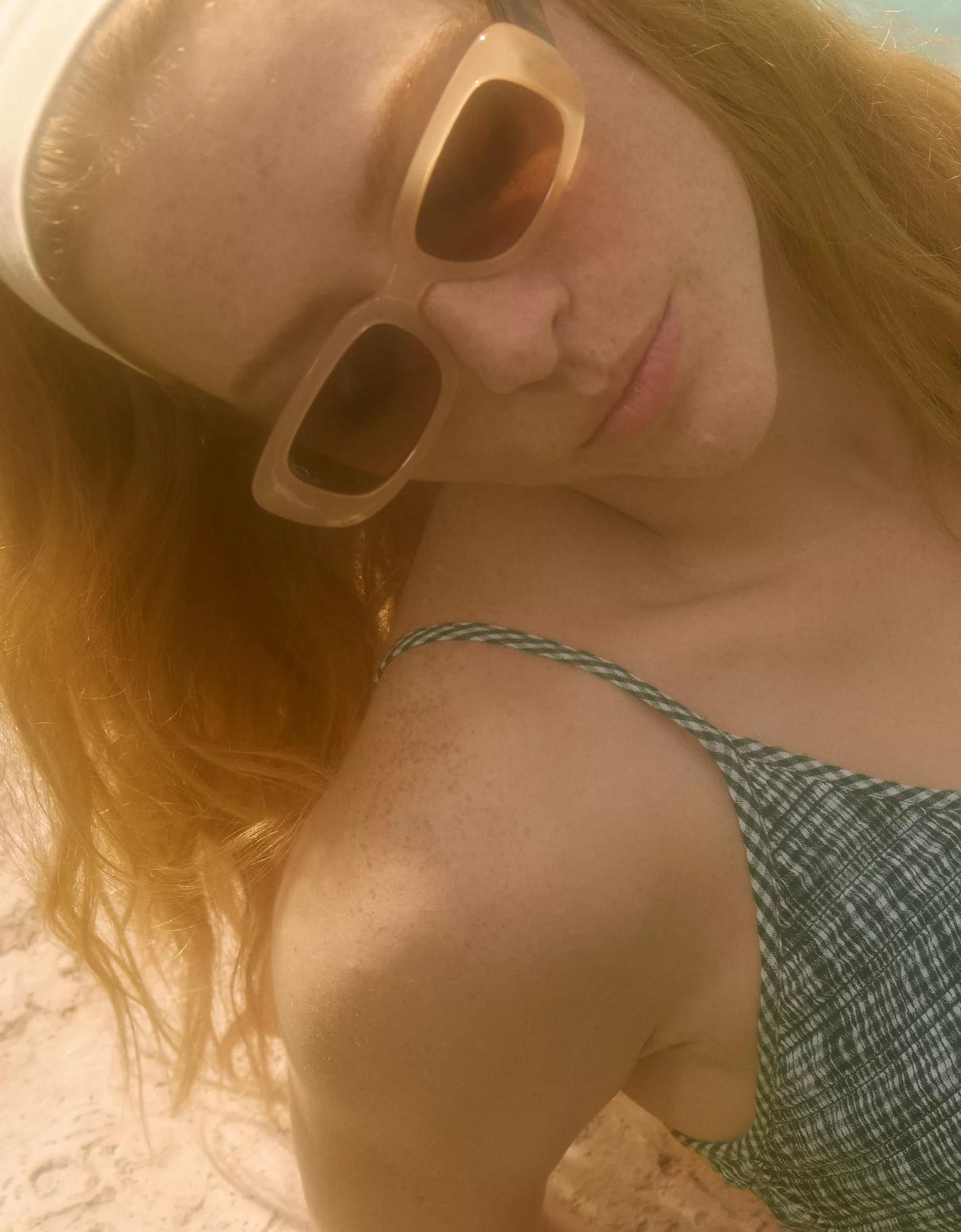 Aerie Mini Dare To Square Sunglasses Product Image