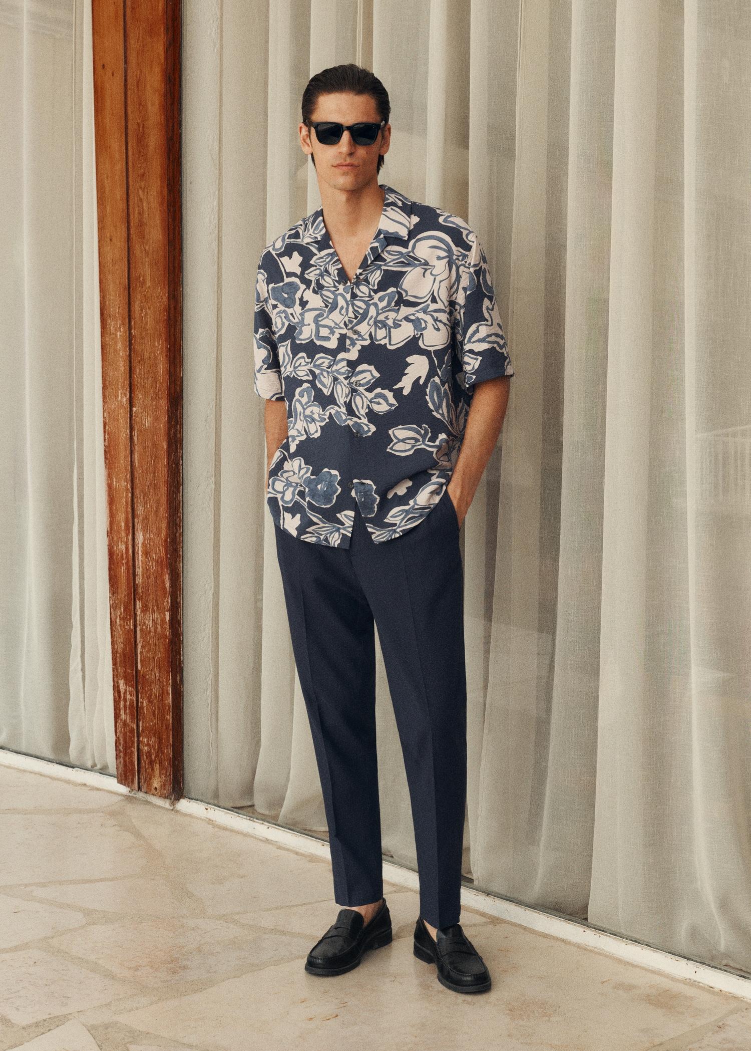 Wrinkled-effect floral shirt - Men | MANGO USA Product Image