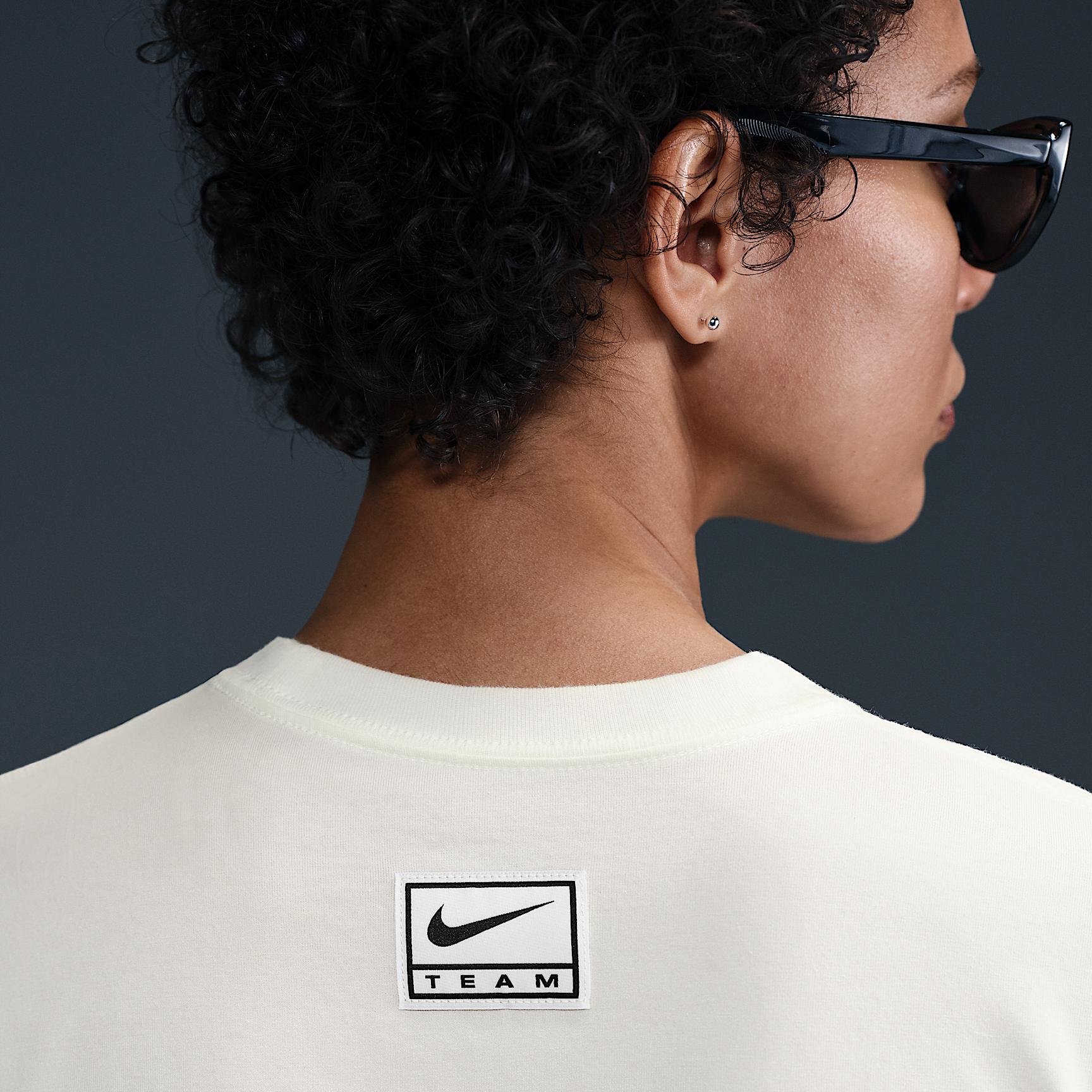 Womens Nike Sportswear Slim Cropped T-Shirt | HQ1709-133 Product Image