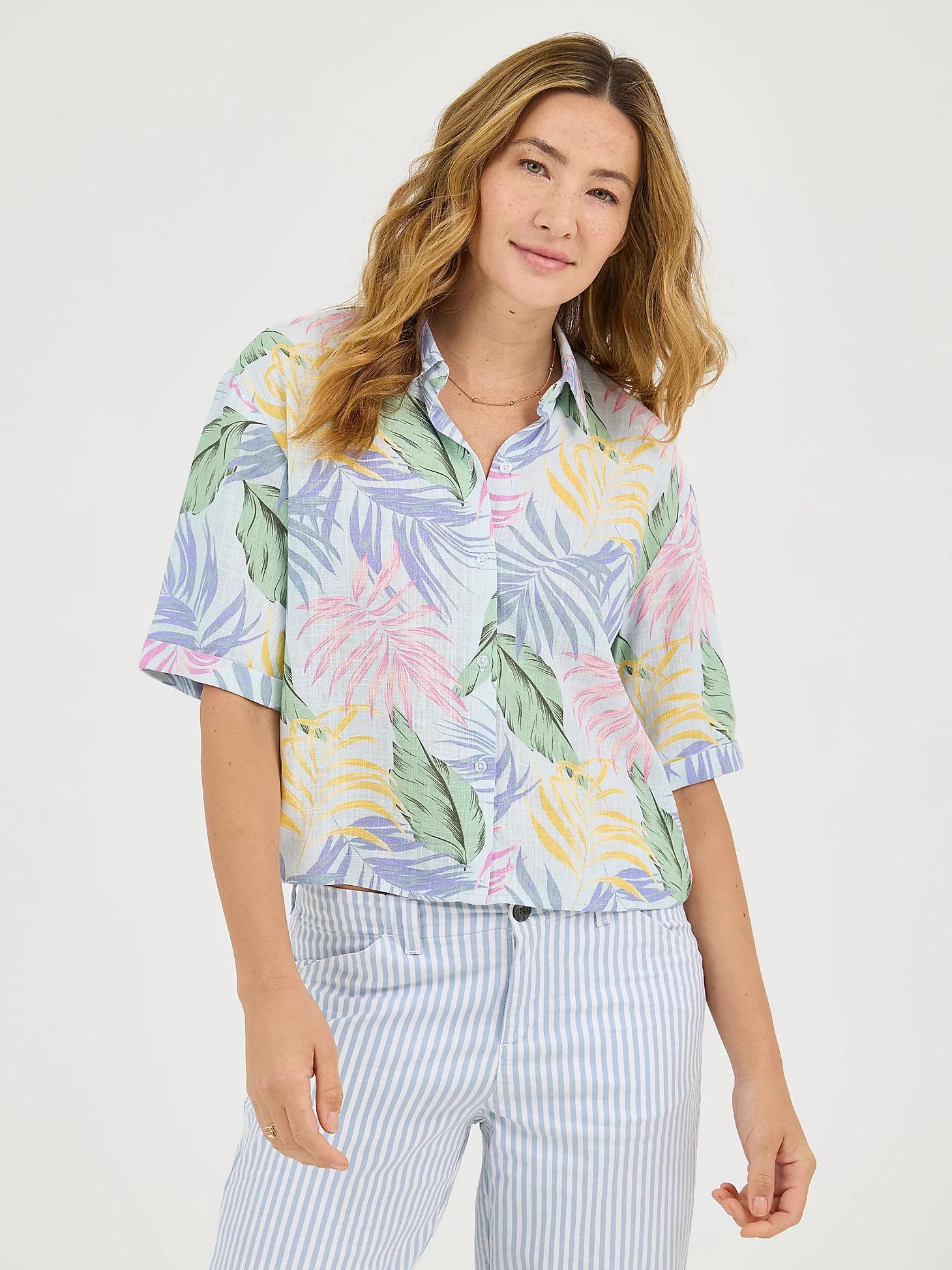 Women's Crop Fit Camp Shirt | Women's Tops & Tees | Lee® Product Image