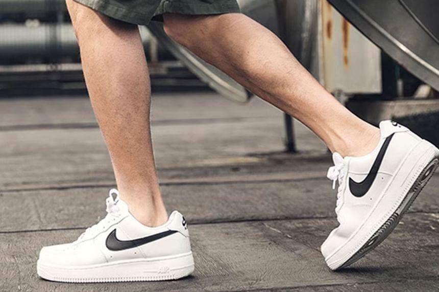 Mid Rise Plain Applique Cargo Shorts Product Image