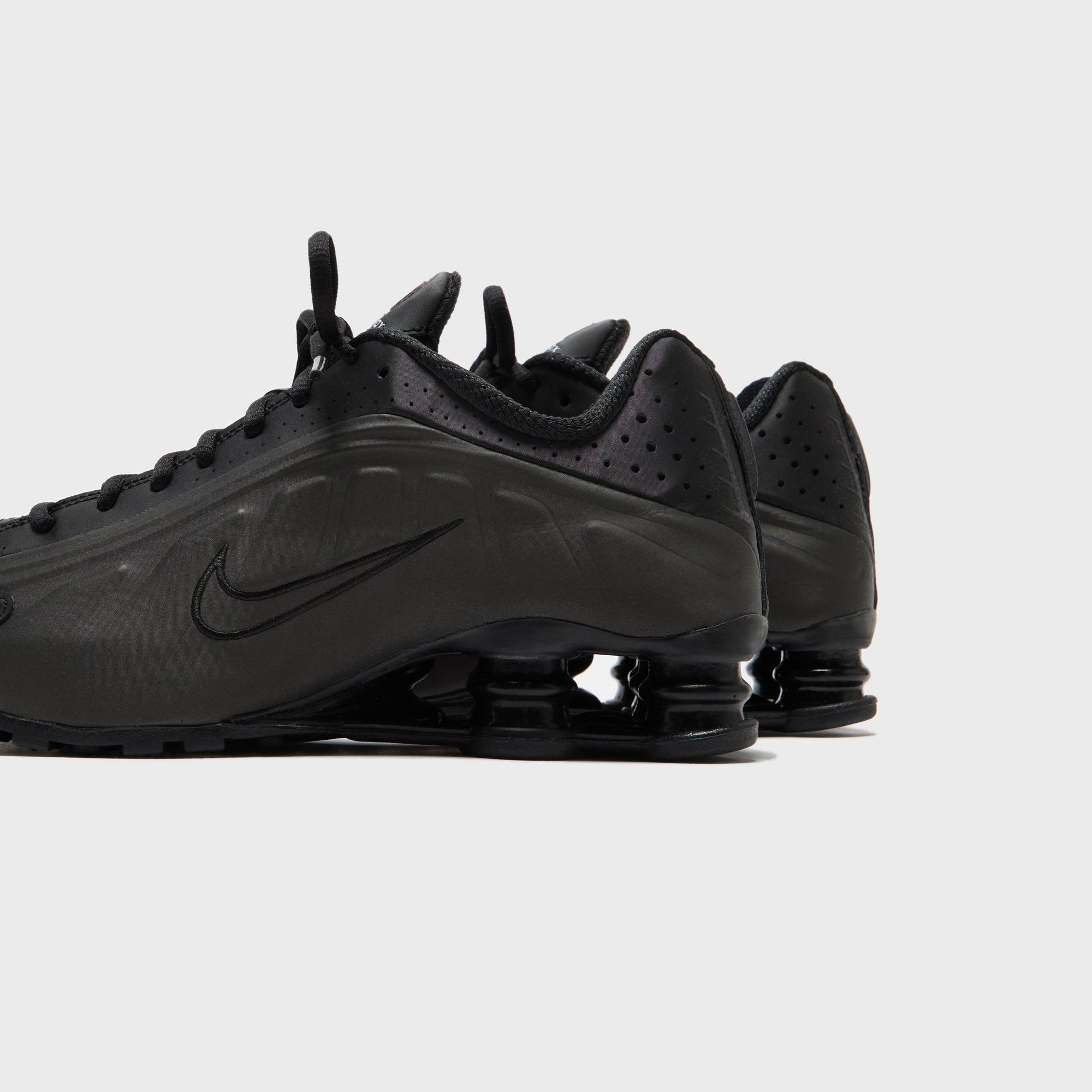 Nike Shox R4 - Black / Black / Black / Bright Crimson Male Product Image