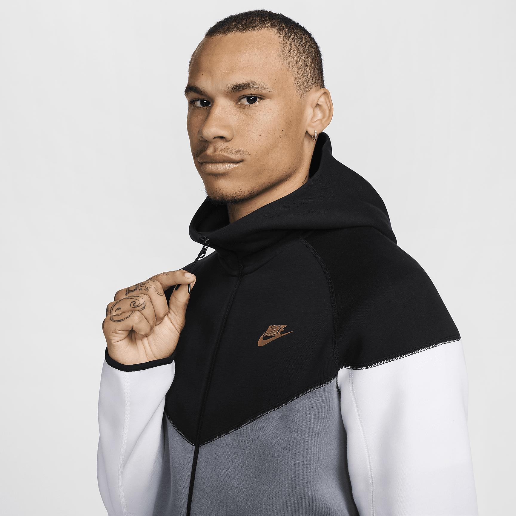 Mens Nike Sportswear Tech Fleece Windrunner Full-Zip Hoodie | FZ4709-011 Product Image