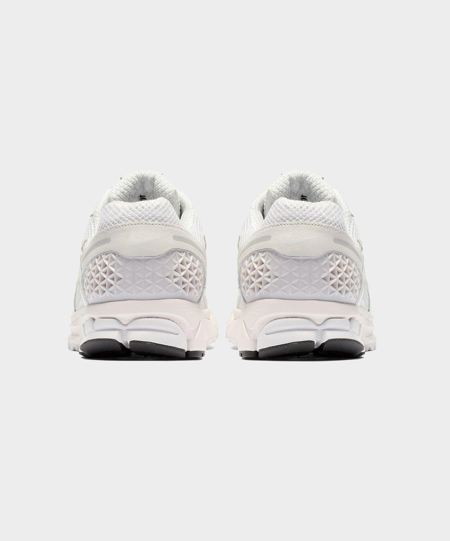 Nike Zoom Vomero 5 Sneaker Product Image