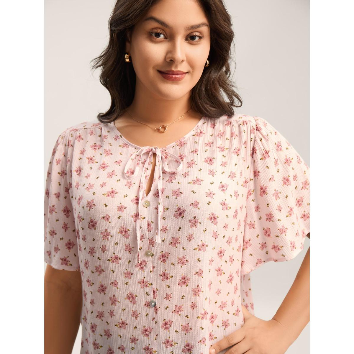 Plus Size Lightpink Blushing Floral Print Button Detail Blouse Women Short sleeve Round Neck Elegant Blouses BloomChic 14-16/1X Product Image