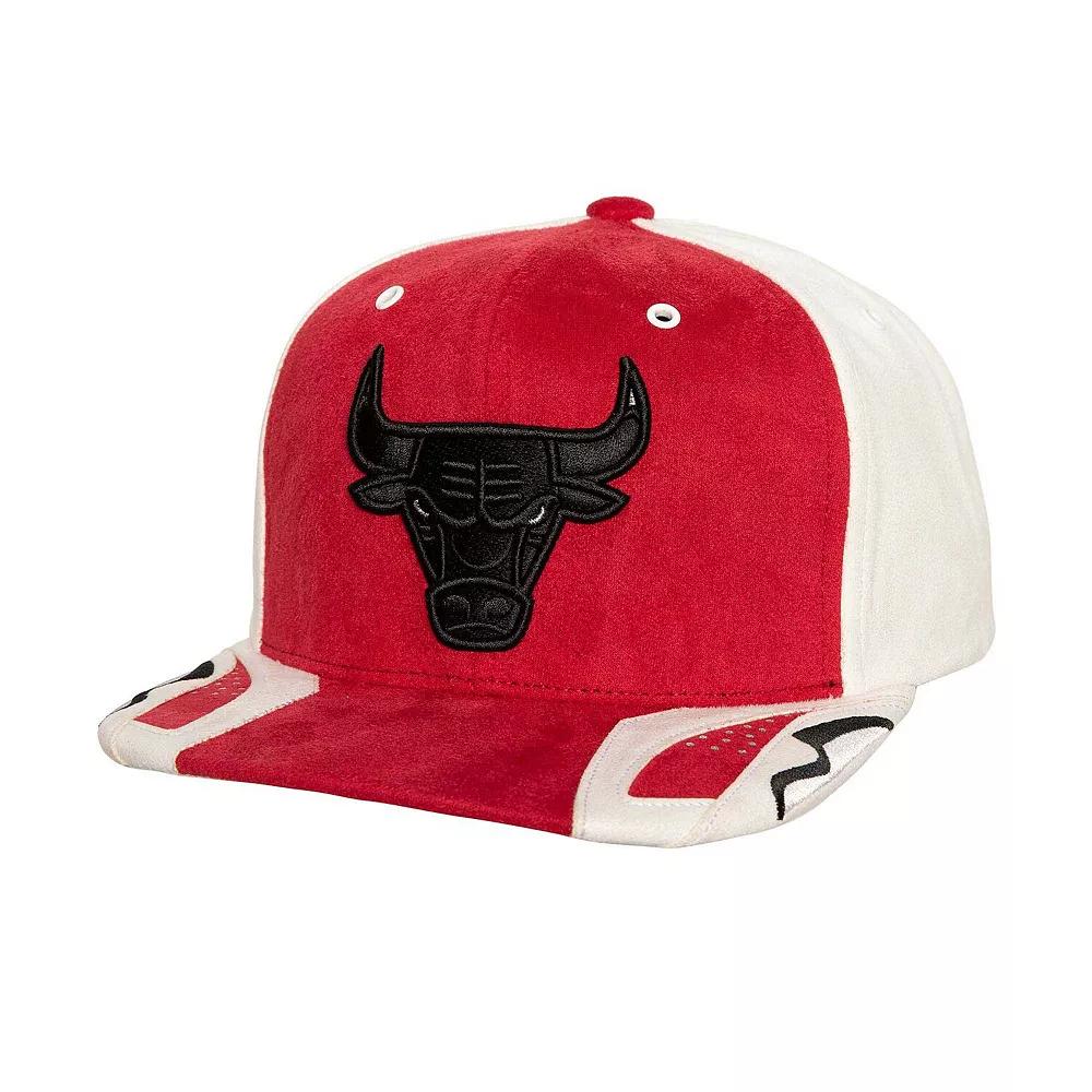 Men's Mitchell & Ness White/Red Chicago Bulls Day 6 Snapback Hat Product Image