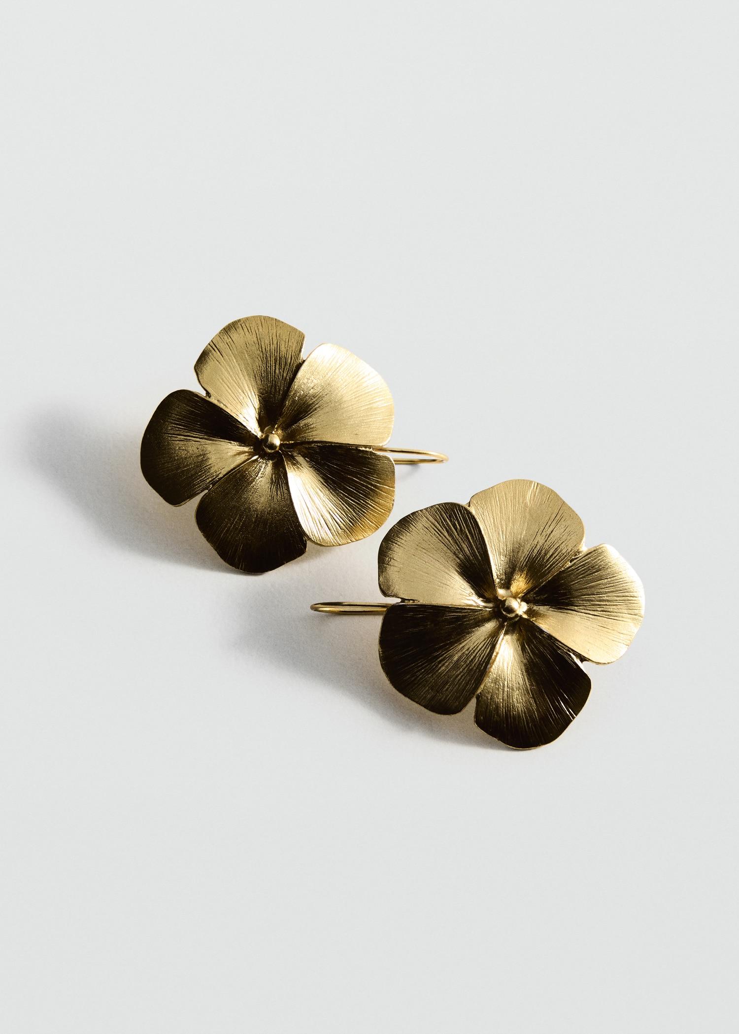 Flower-design earrings - Women | MANGO USA Product Image