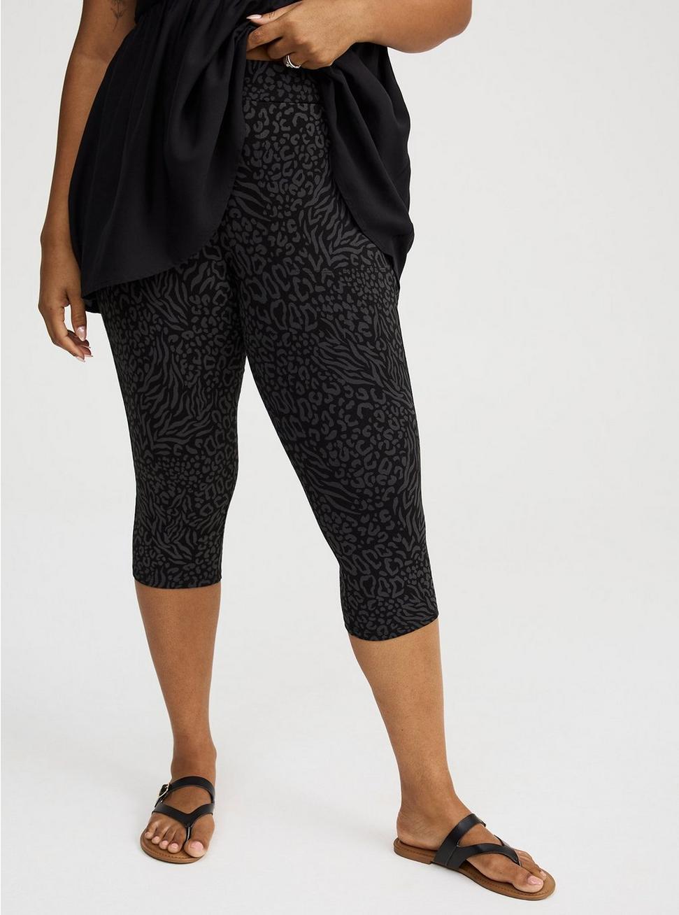 Pedal Pusher Pocket Legging Product Image