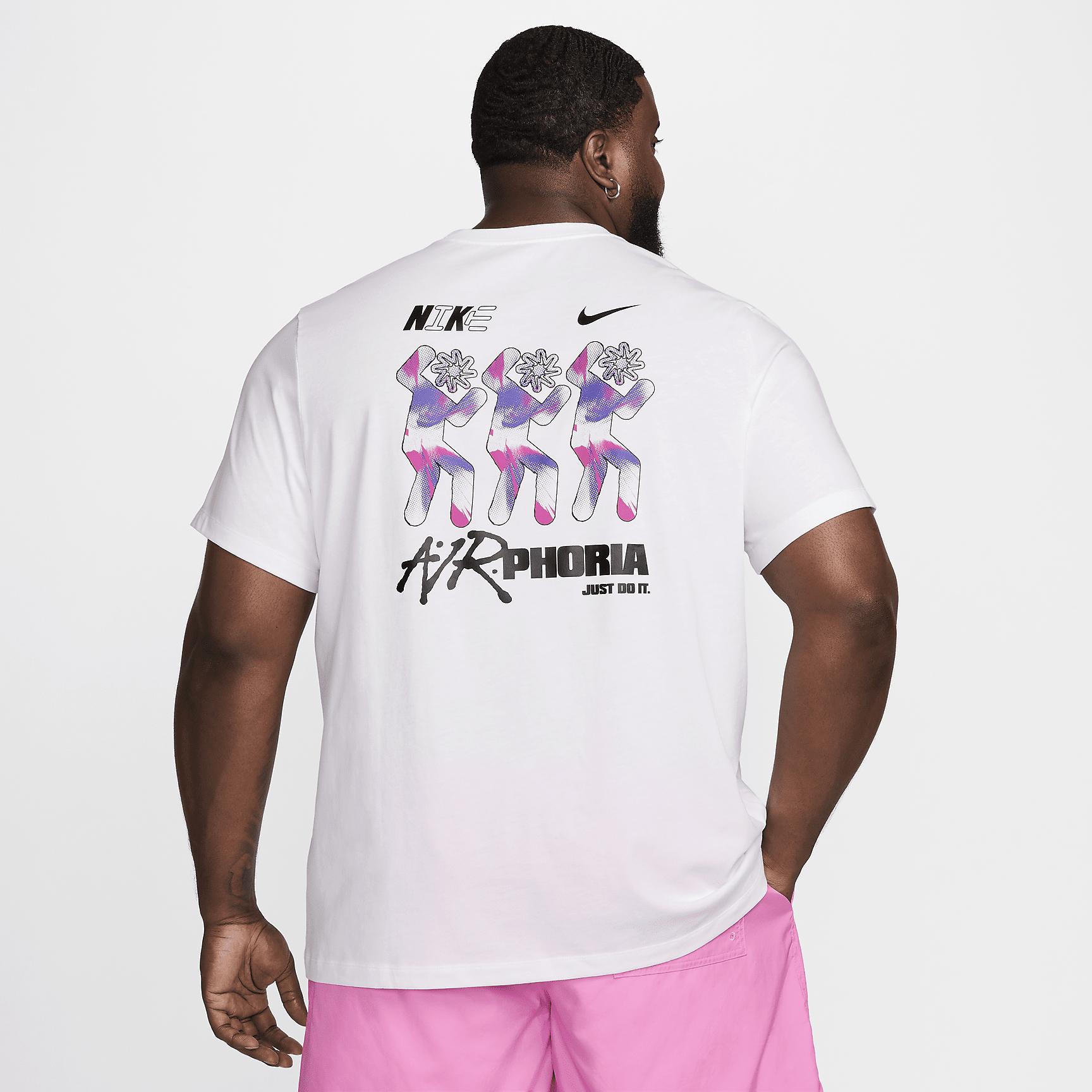 Nike Sportswear Men's T-Shirt Product Image