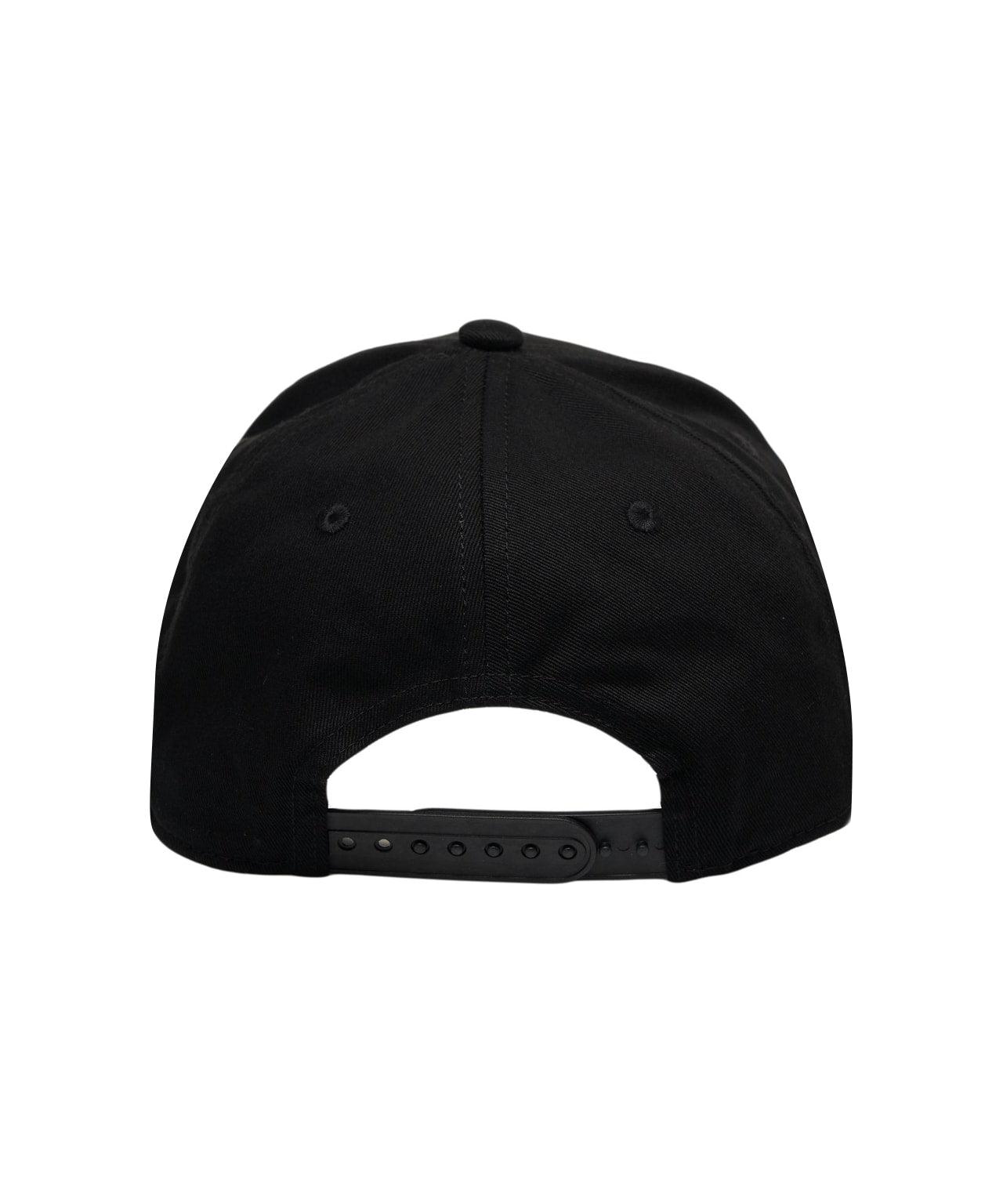 Baseball cap with logo embroidery Product Image