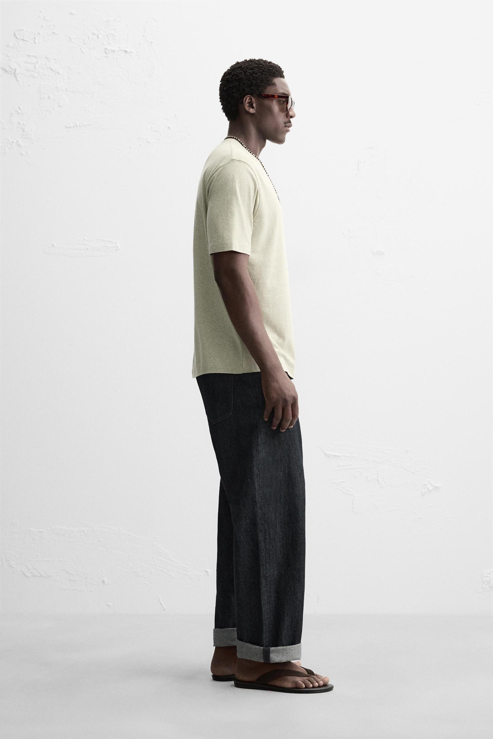 TEXTURED T-SHIRT Product Image