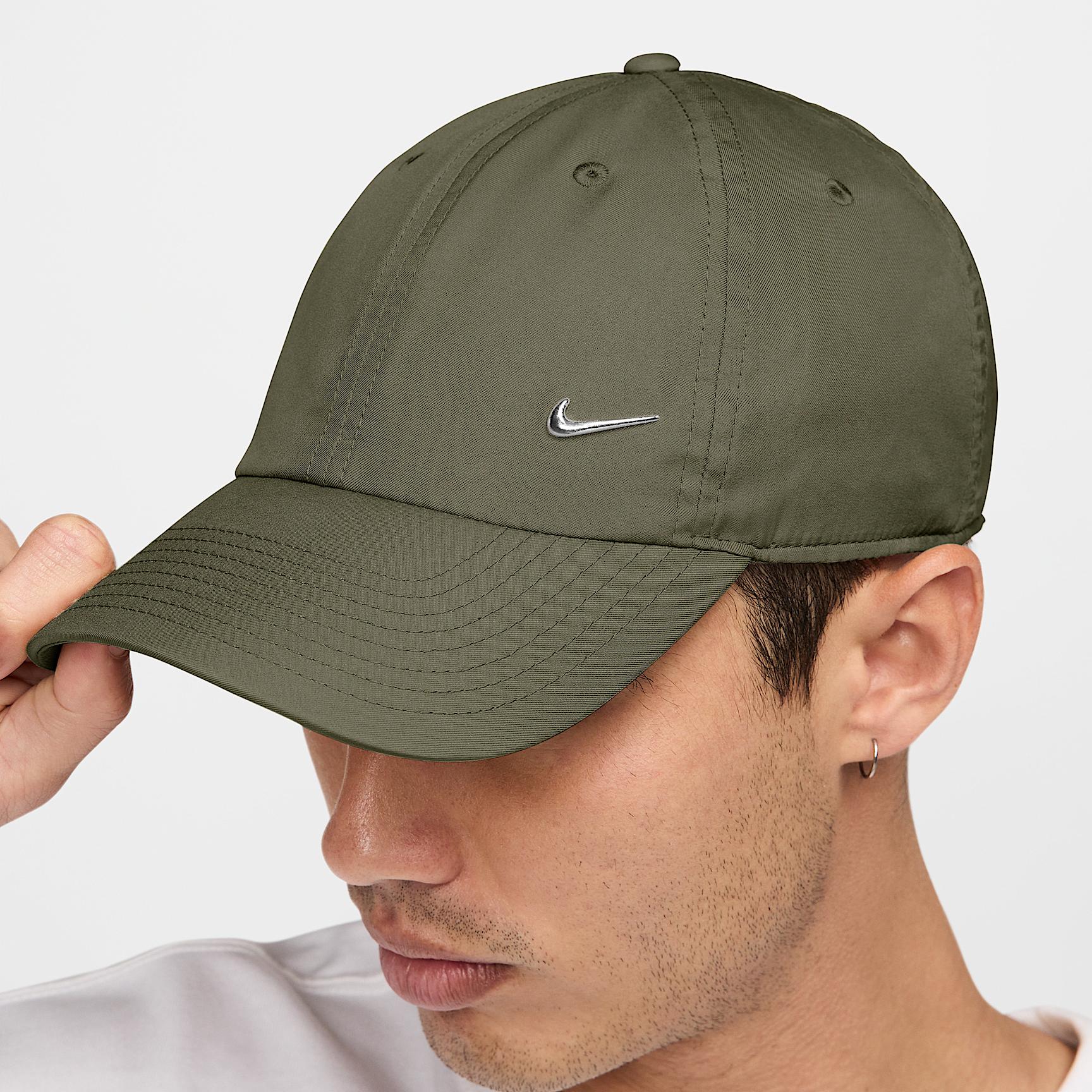 Nike Dri-FIT Club Unstructured Metal Swoosh Cap Product Image