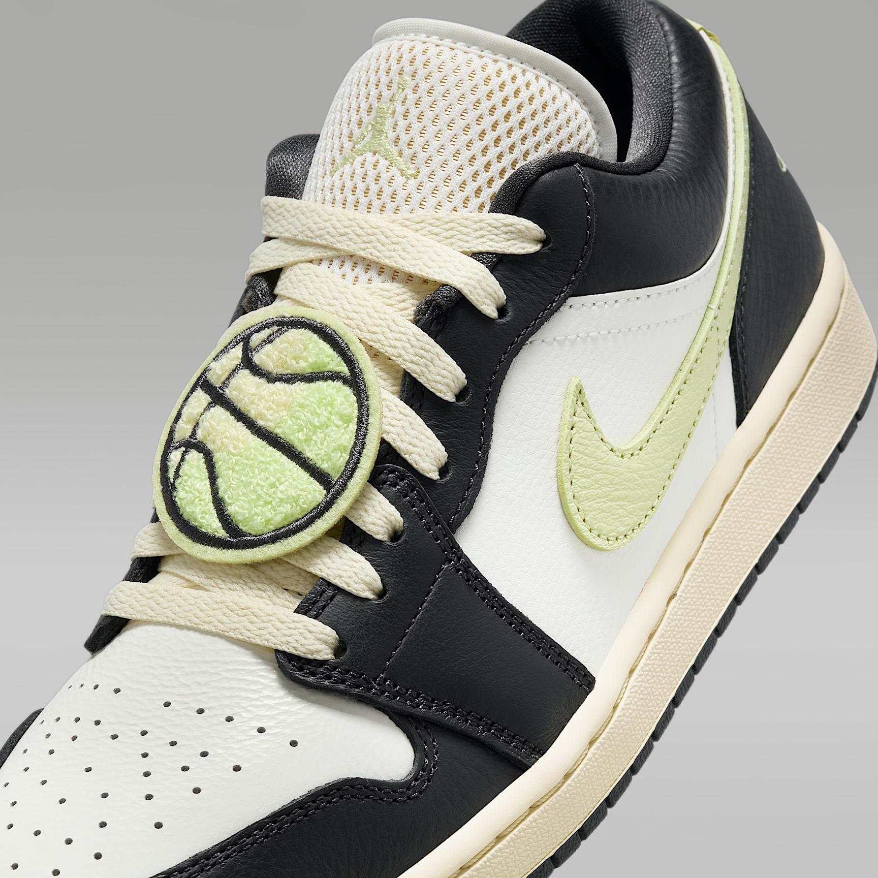 Womens Air Jordan 1 Low SE Shoes | HQ3009-003 Product Image