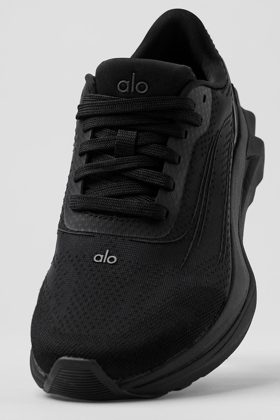 ALO Runner - Black/Black Unisex Product Image