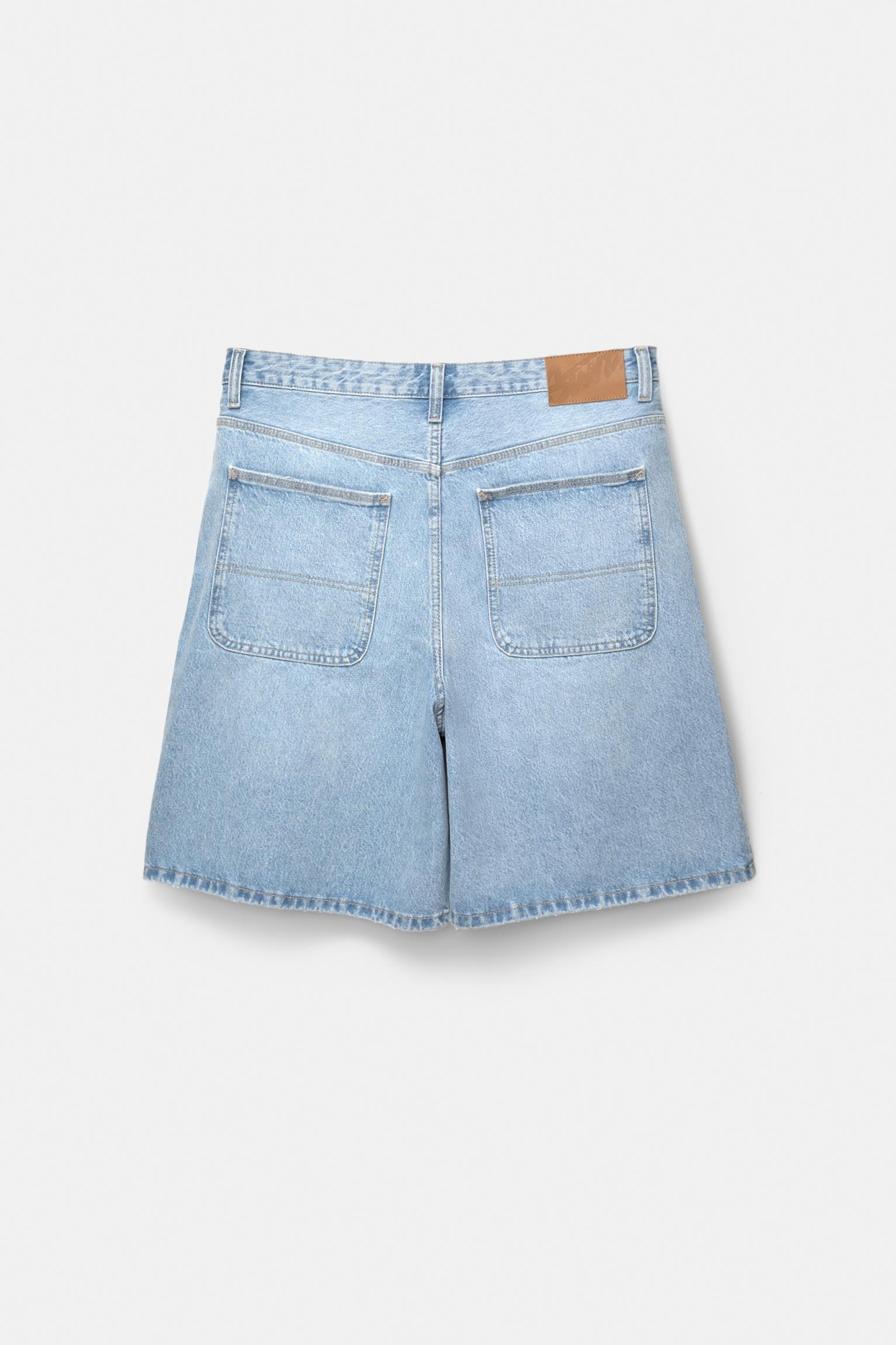 Loose baggy denim Bermuda shorts Product Image