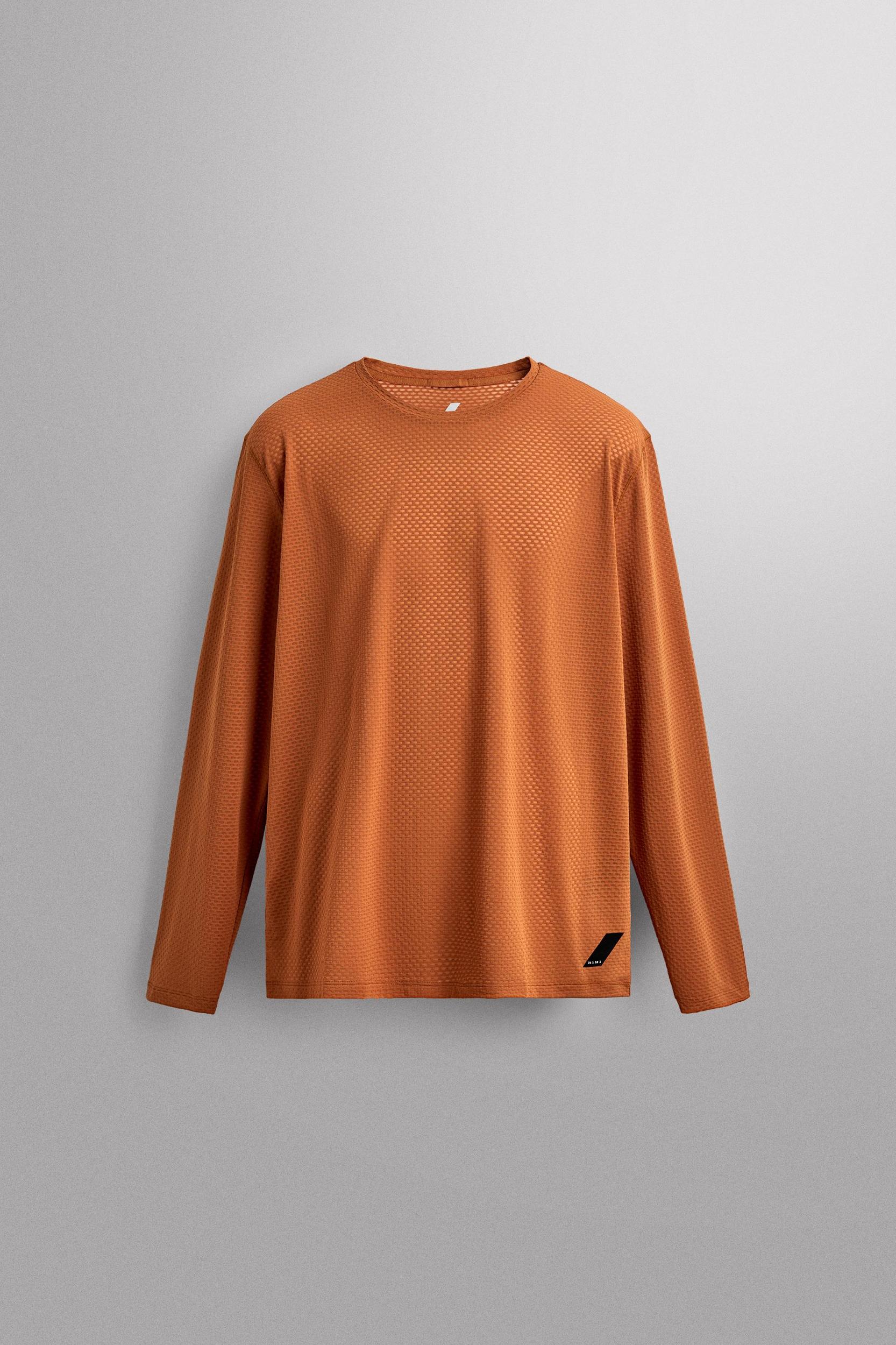LONG SLEEVE GRAVEL TECHNICAL TEXTURED WEAVE T-SHIRT Product Image