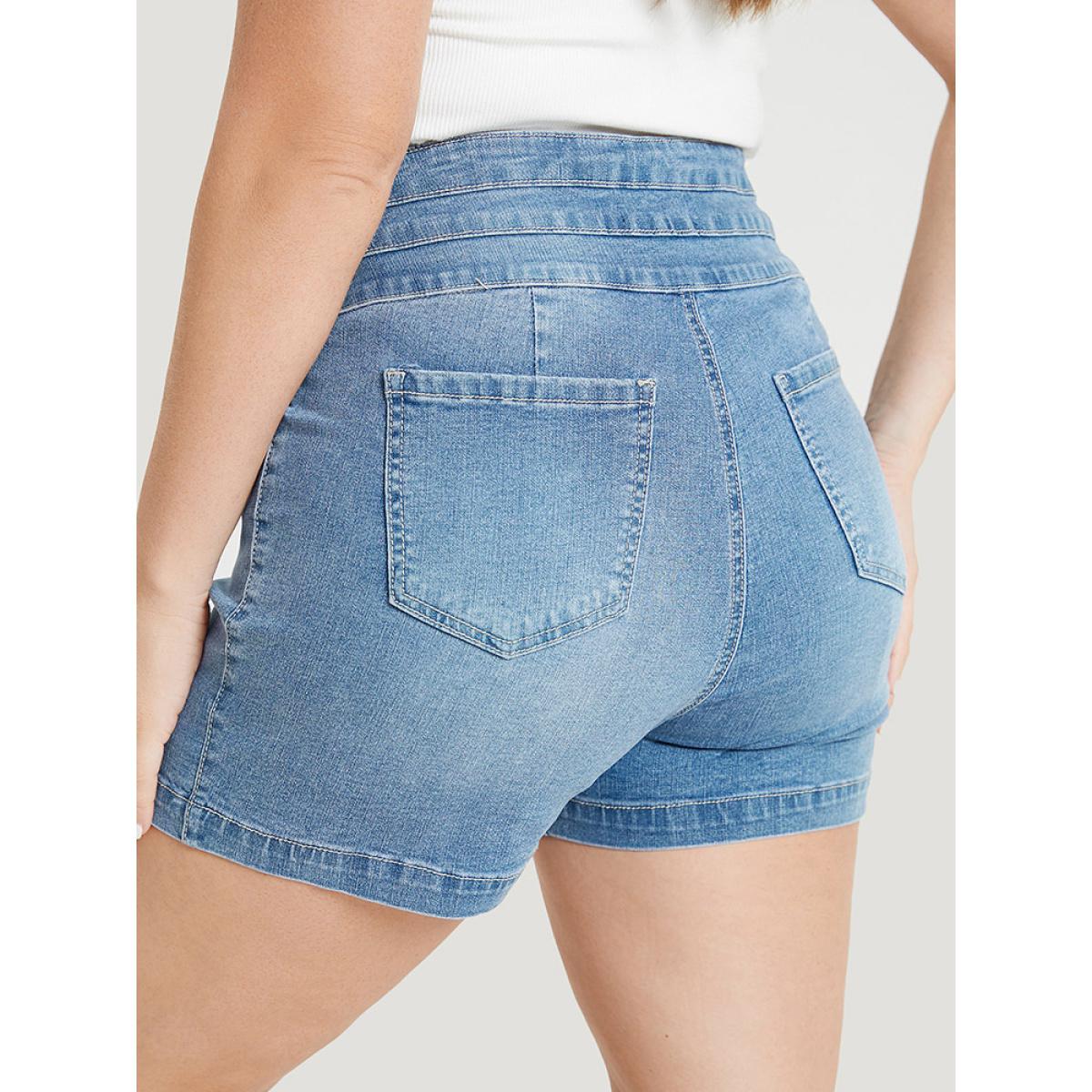 Plus Size Very Stretchy Medium Wash Stitch Trim Denim Shorts Women Blue High stretch Dailywear Pocket Casual Denim Shorts BloomChic 14/1X Product Image