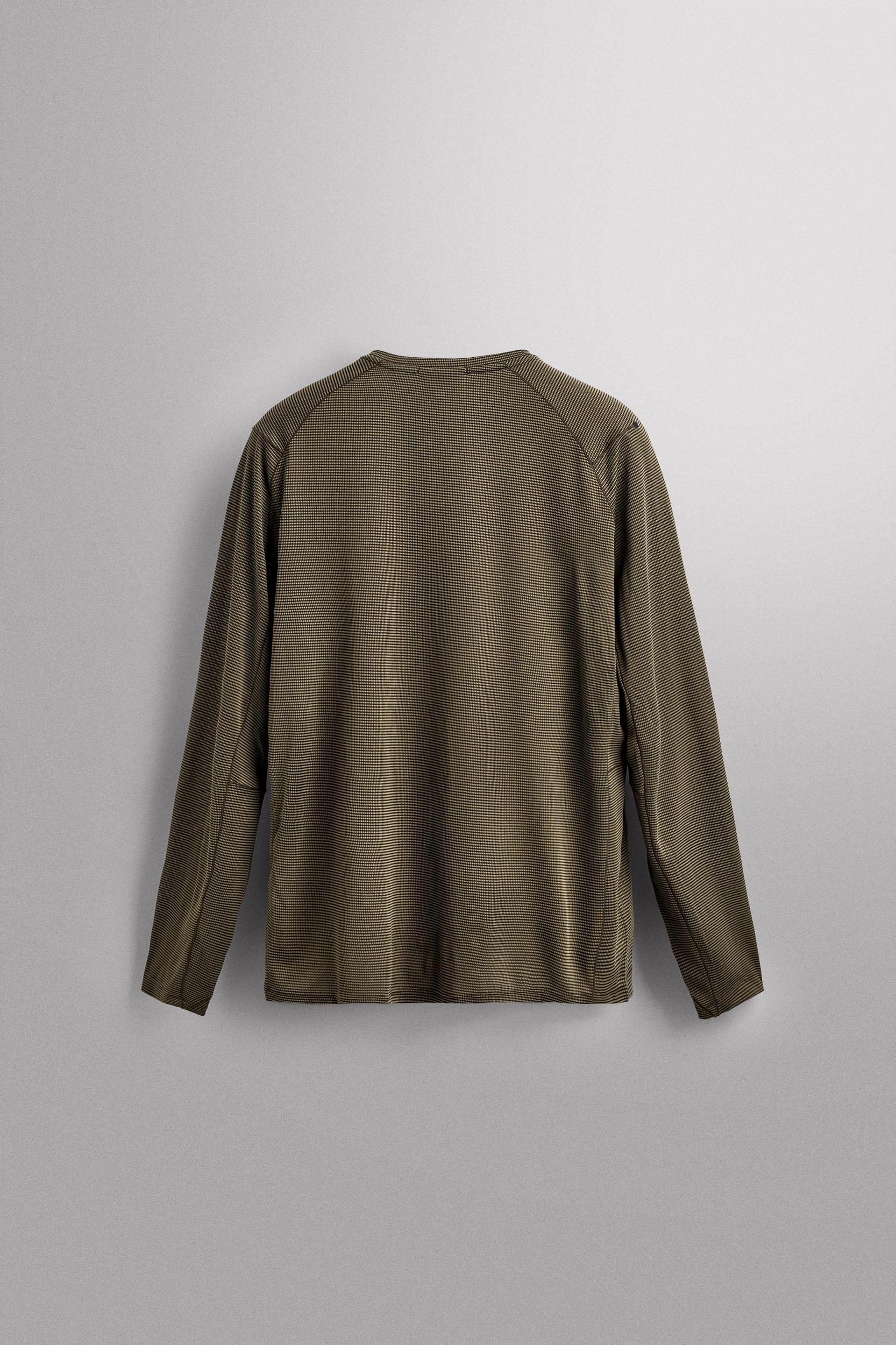 GRAVEL LONG SLEEVE TECHNICAL T-SHIRT Product Image