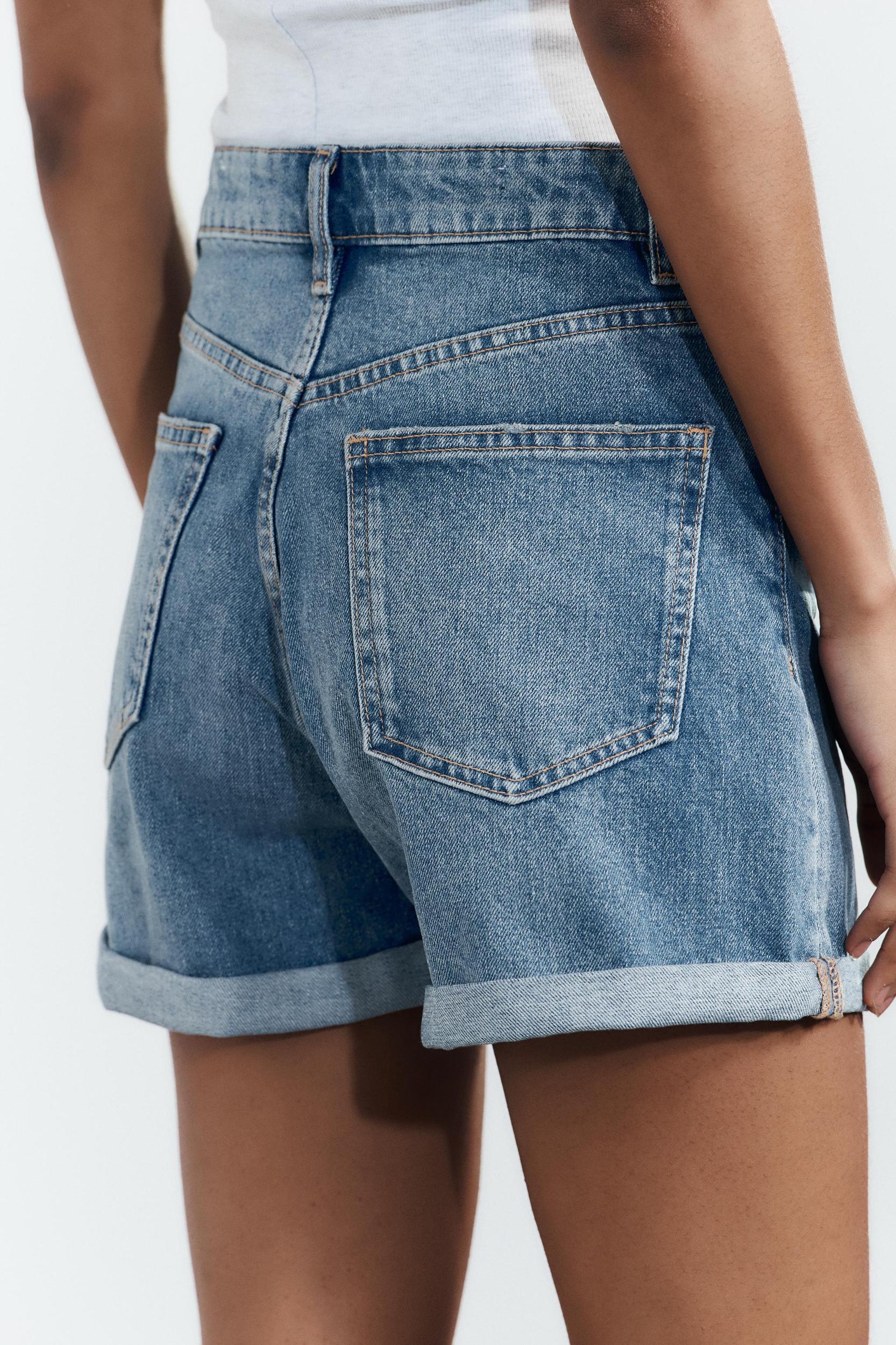 HIGH-WAISTED MOM FIT SHORTS Product Image