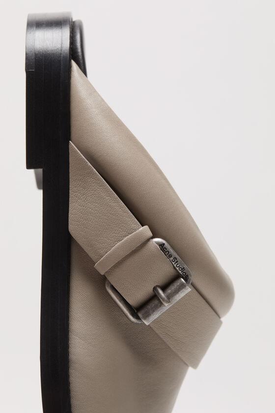 Leather buckle shoes Product Image